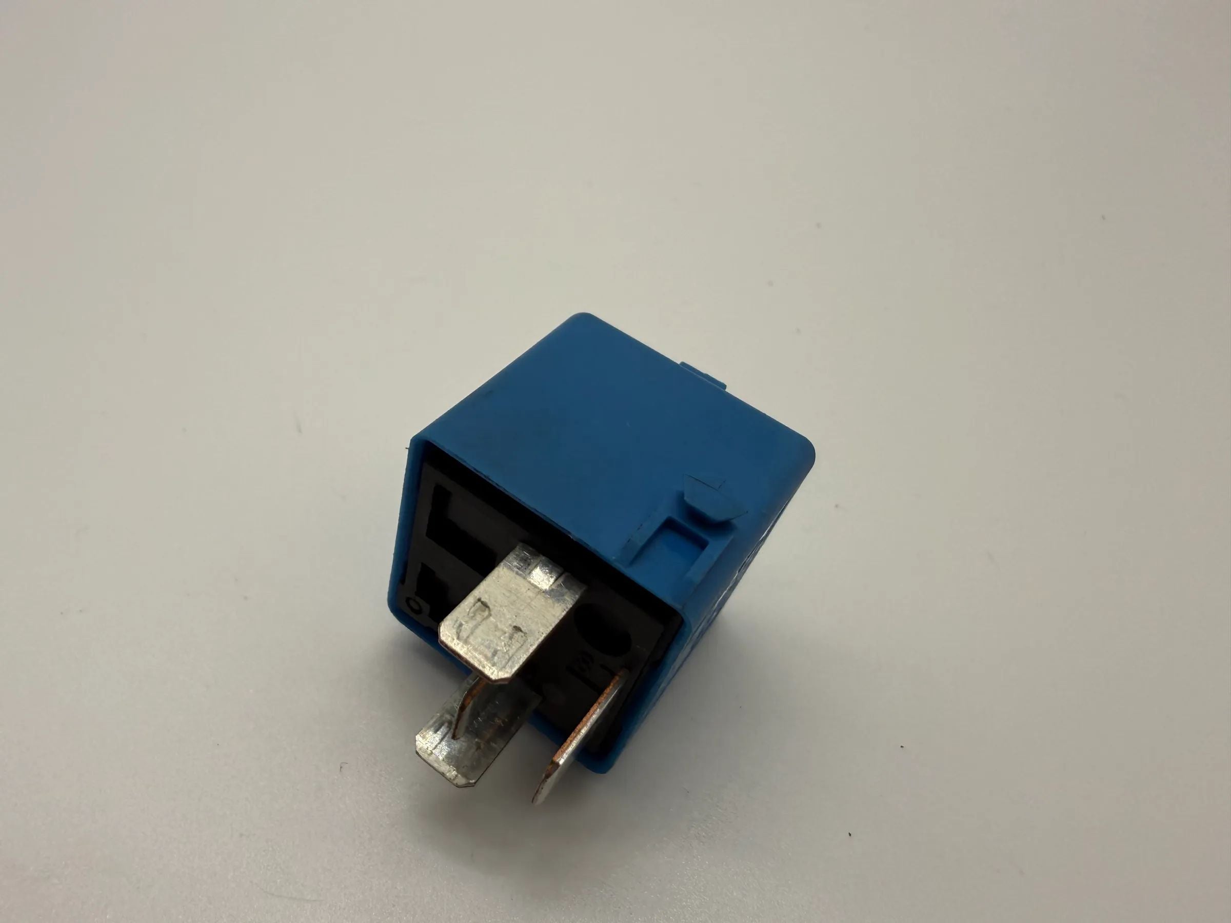 Oryginalne przekaźnik wielofunkcyjny BMW E81/87 F20/21 E46 E90 61366915327