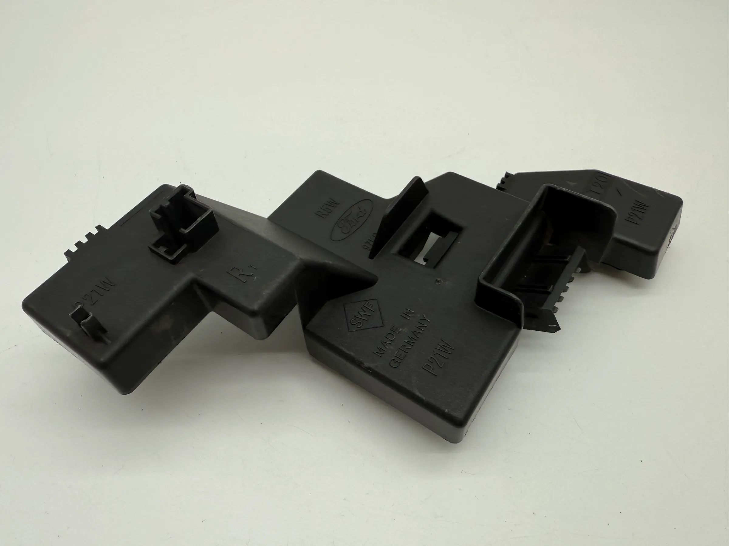 Original Ford KA Lampenträger Rückleuchte Rechts 97KG13N004AB / 393.097