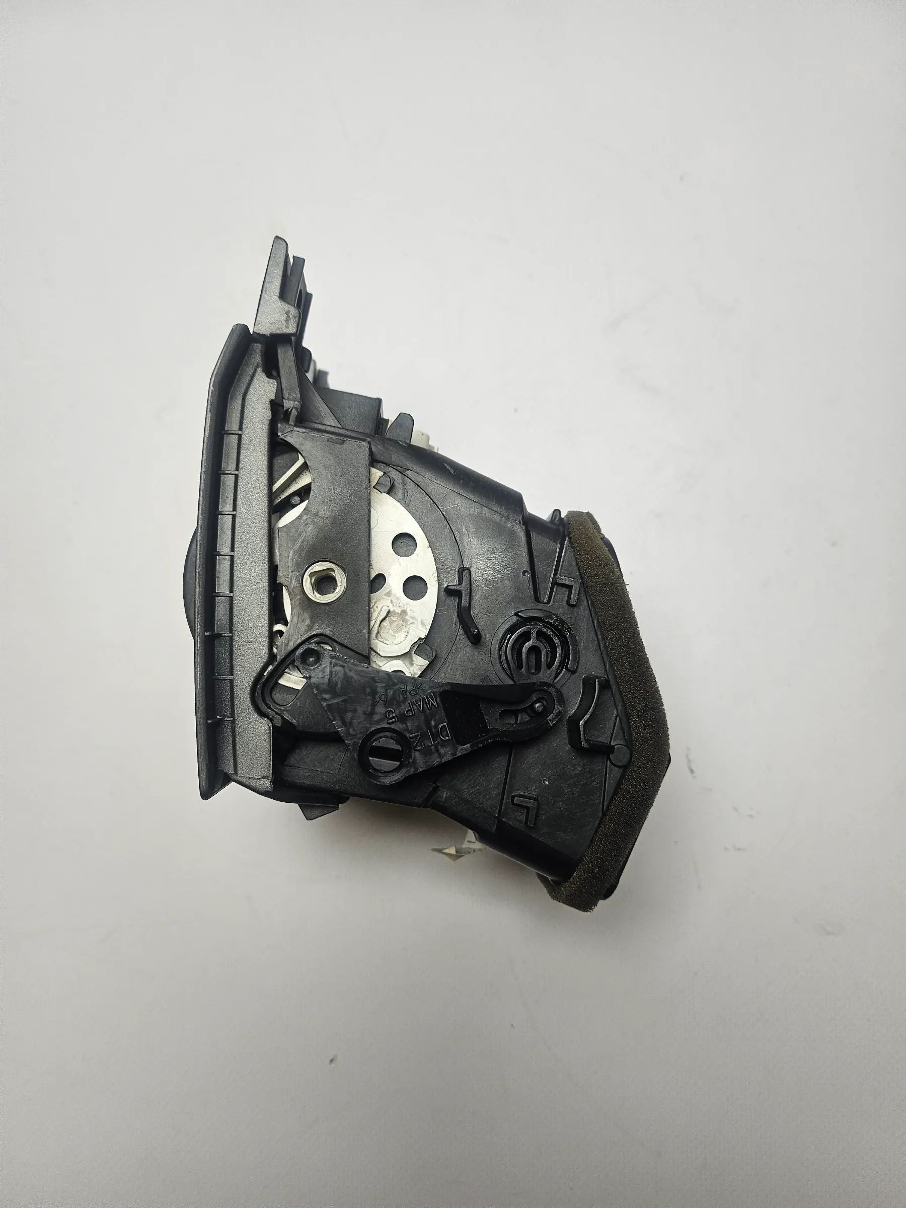 Оригинальная правая сопловая форсунка воздуха OPEL VECTRA C CARAVAN 2.2 DIRECT 9177170