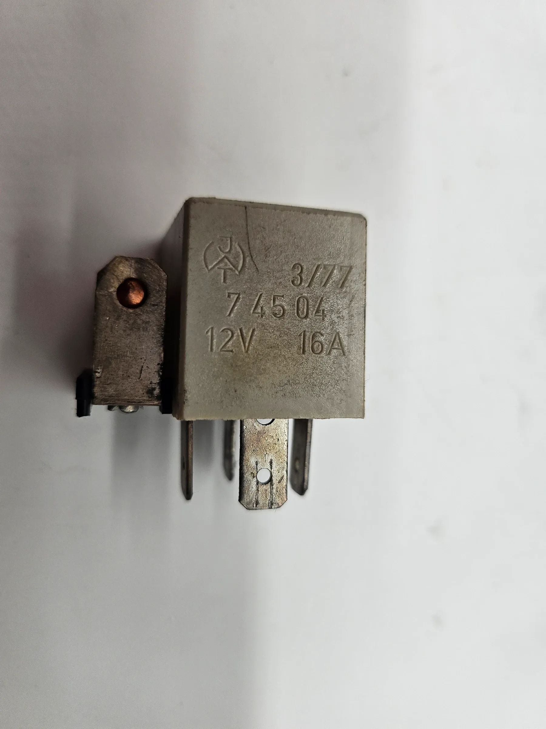 Original Relay Vintage Opel Porsche VW 3/77 74504 12V 16A 