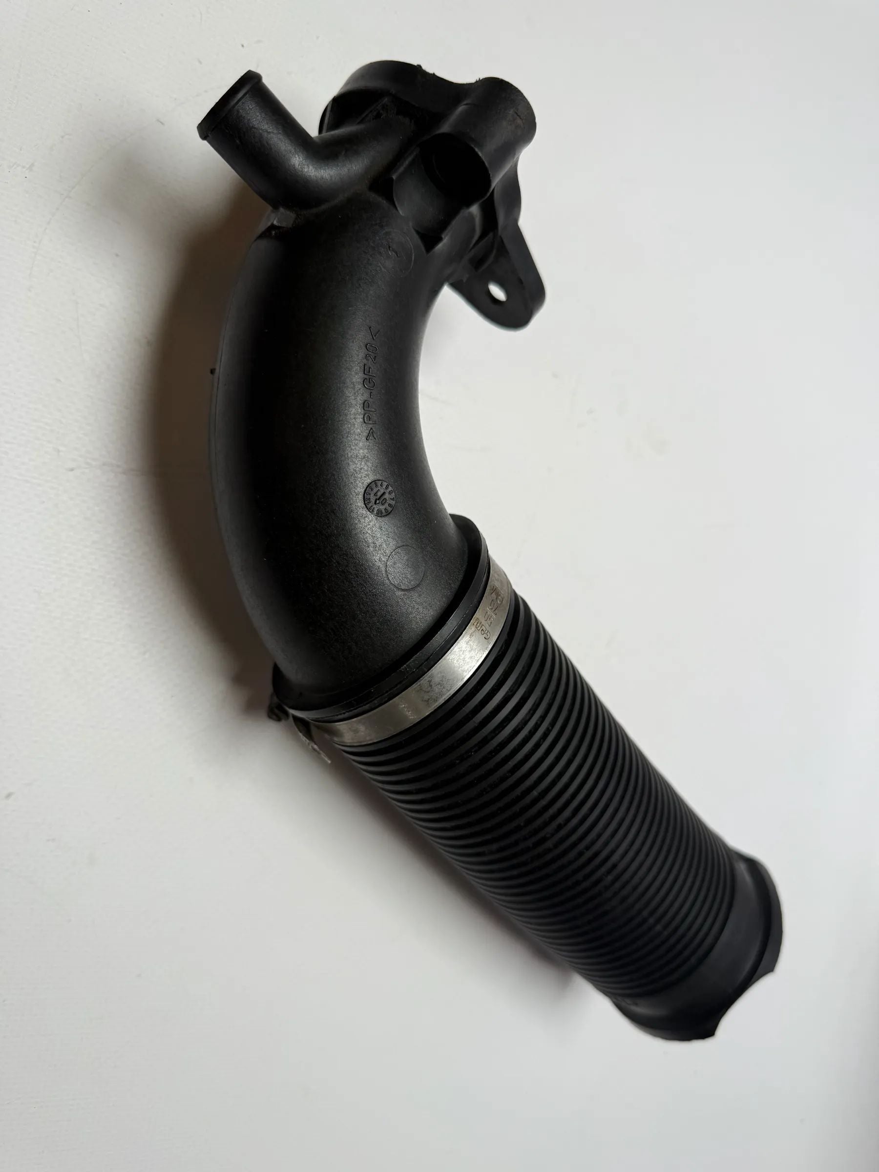 Original Opel Agila GM pipe air mass meter FT0023935 / 9158459 