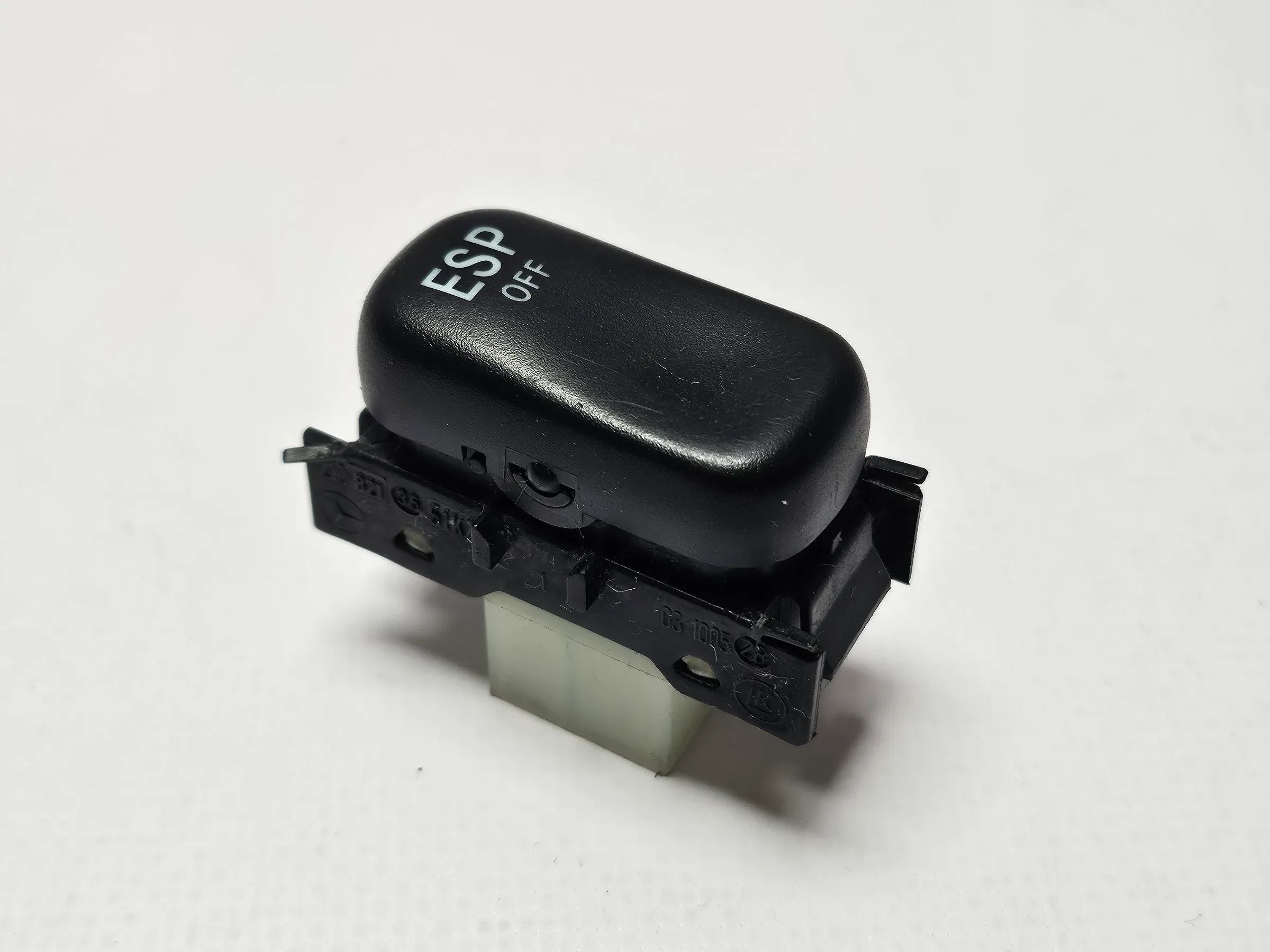 Original Mercedes W210 W208 W202 Schalter ESP 2108213551 KZ