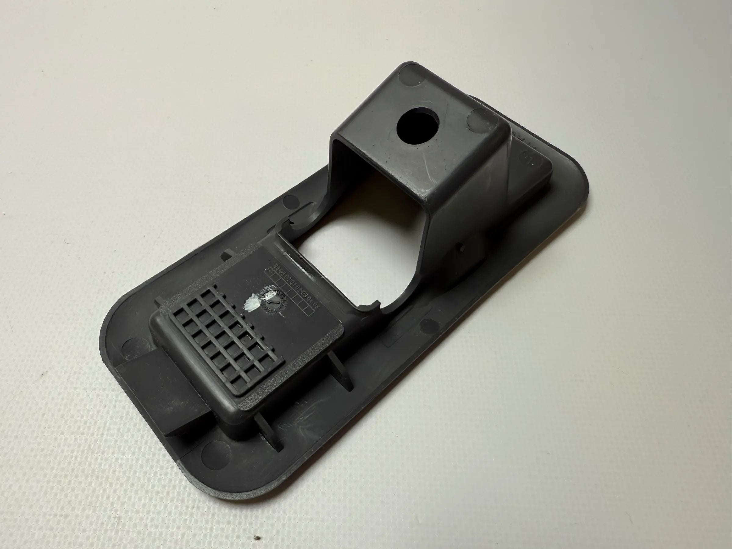 อะไหล่แท้ Mercedes W168 A-Klasse ฝาครอบขายึดเบาะ A1686802117
