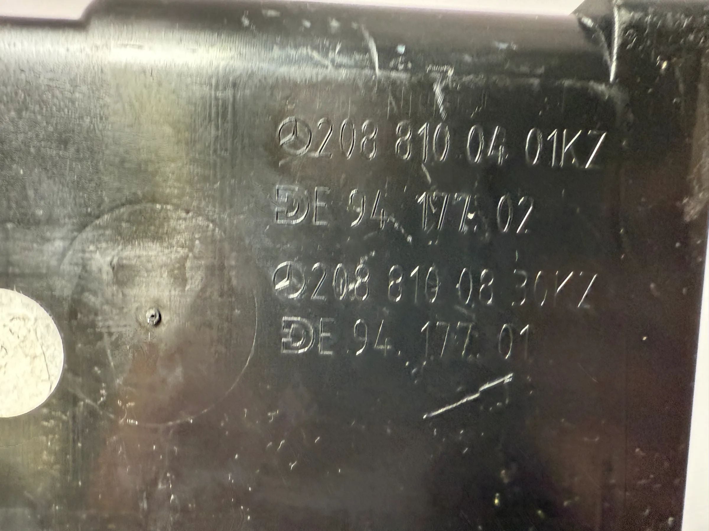 Cinzeiro Original Mercedes W208 C208 A208 CLK Avantgarde A2088100401