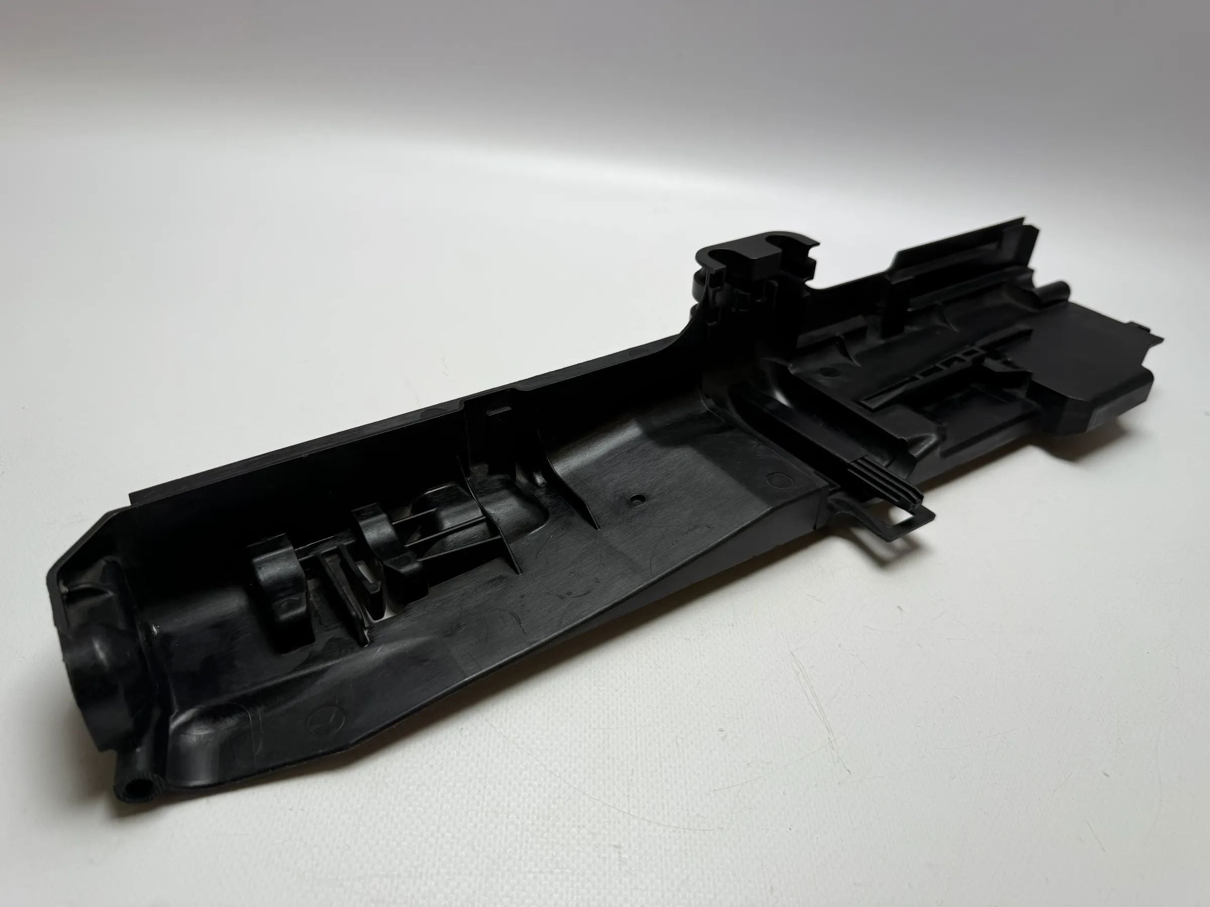 Oryginalny BMW 1er E87 116i Lewy Wspornik Chłodnicy 17107524912-11 11074810