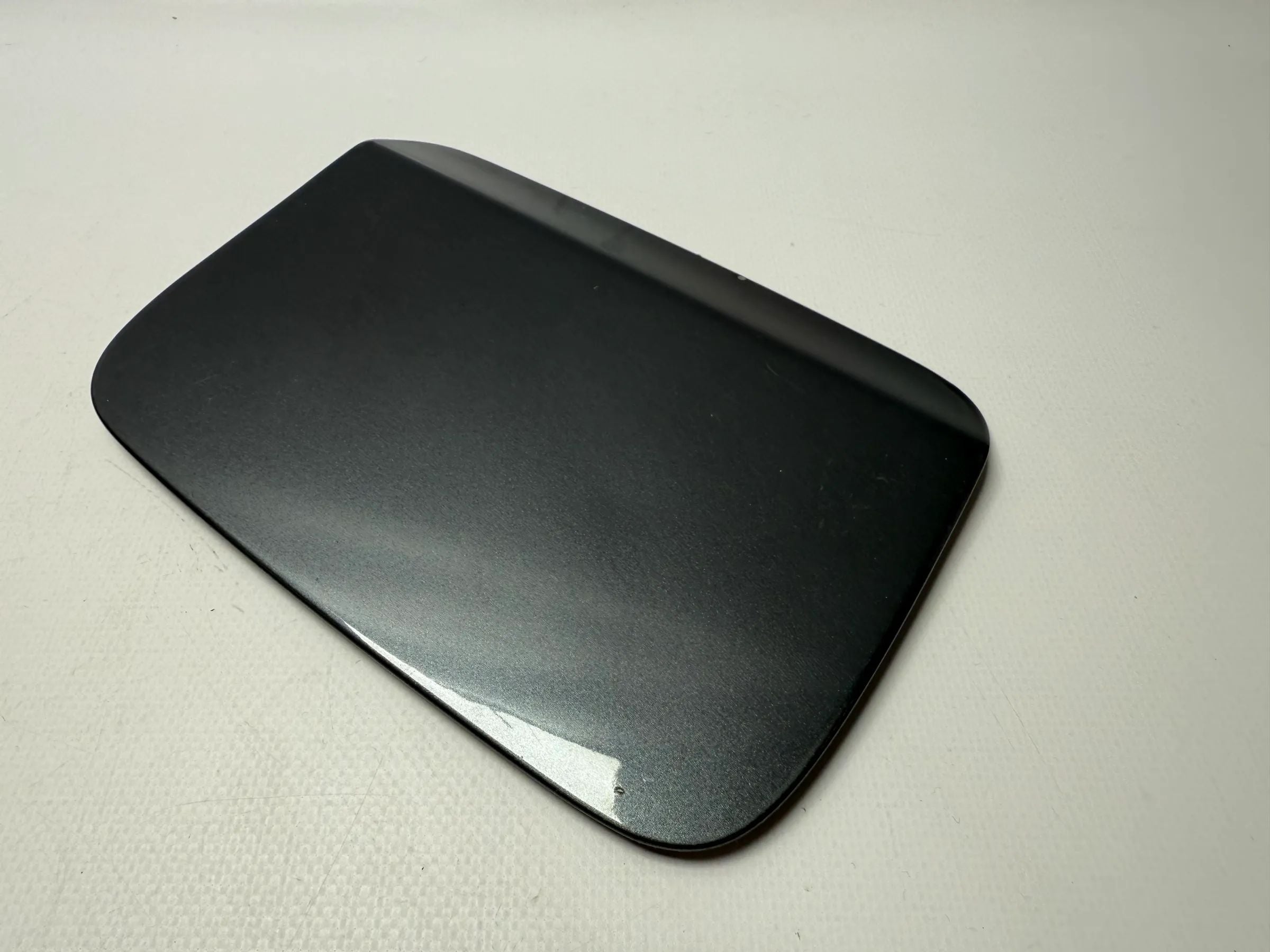 Оригинальная крышка бензобака BMW 3 серии E90 E91 серая 7060692