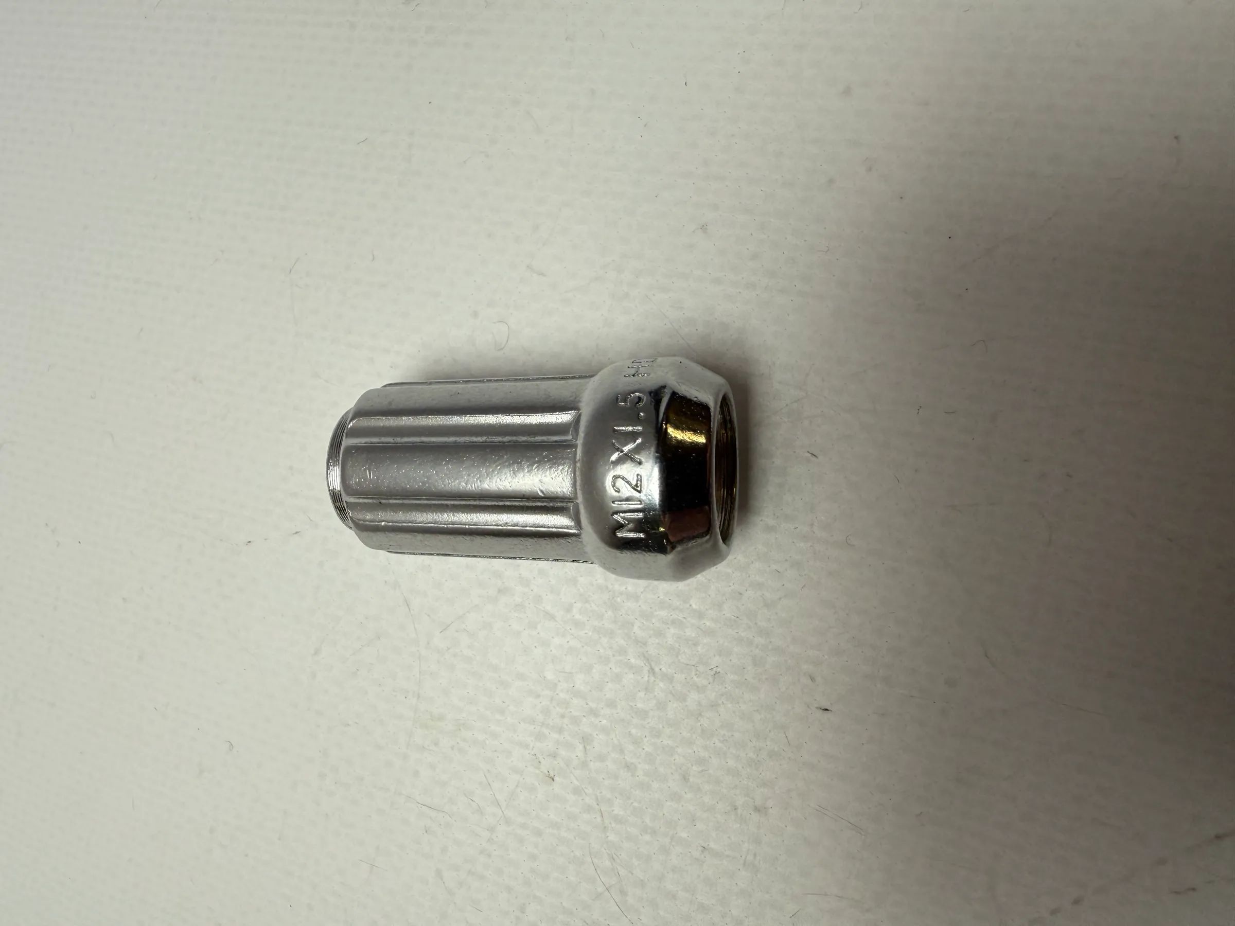 Original Ford  Bronco Radmutter M12X1.5 HD