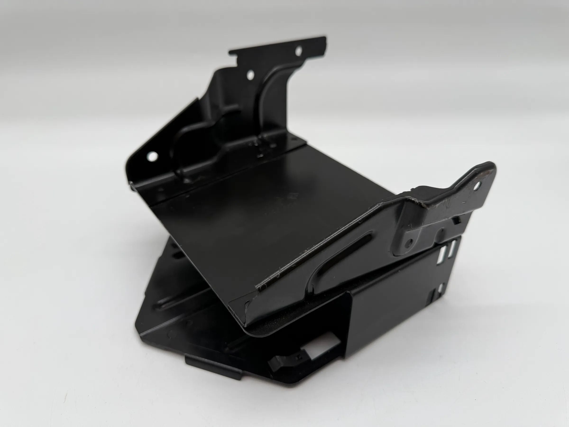 Renault Еспейс IV 2004 CD DVD Навигация Крепление 8200024 / 001373-B