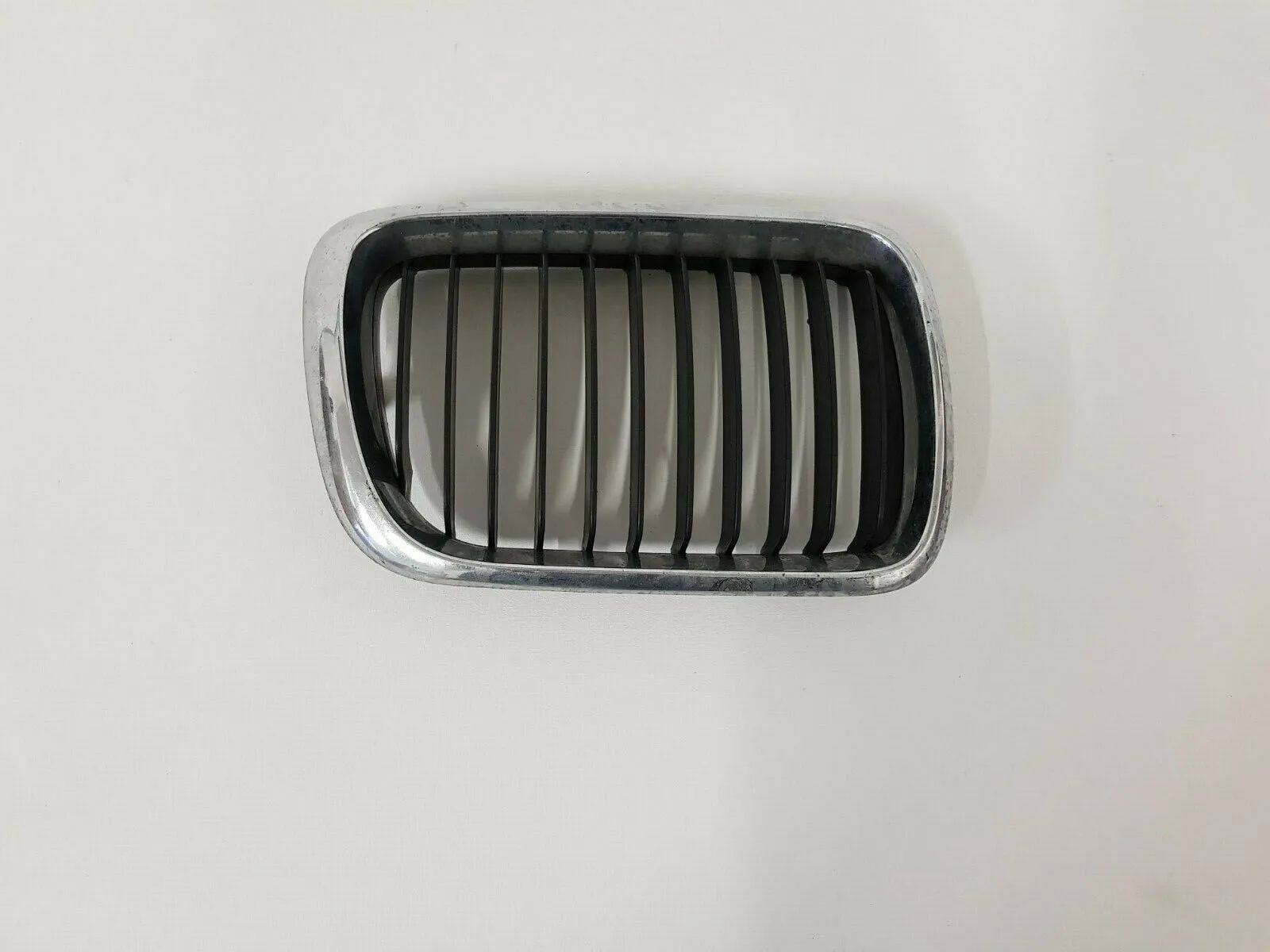 BMW E36 1995 LHD Cofano Anteriore Destro Griglia Radiatore Cromata 8185802