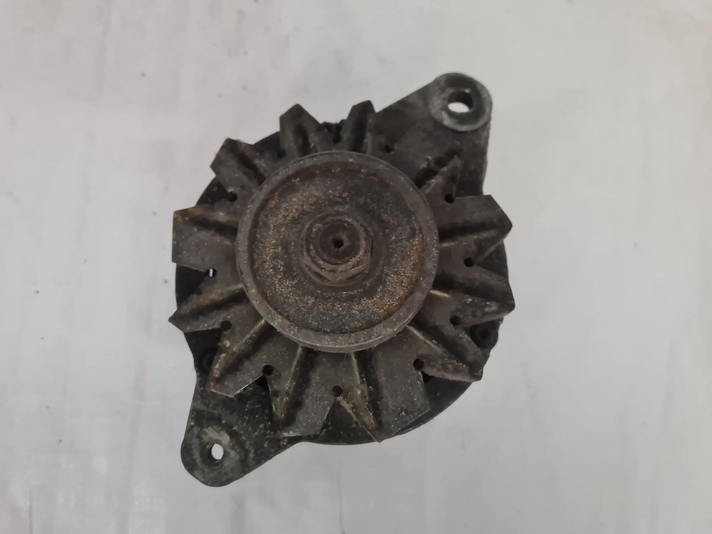 Original Nissan Micra I 1 (K10) Lichtmaschine 23100 10B10