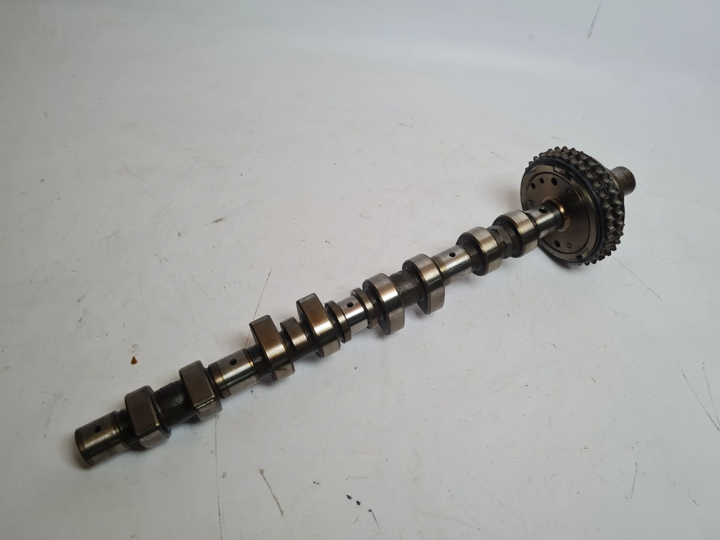 Original Mercedes C-Klasse CL203 排気側カムシャフト M111.955 R1113601