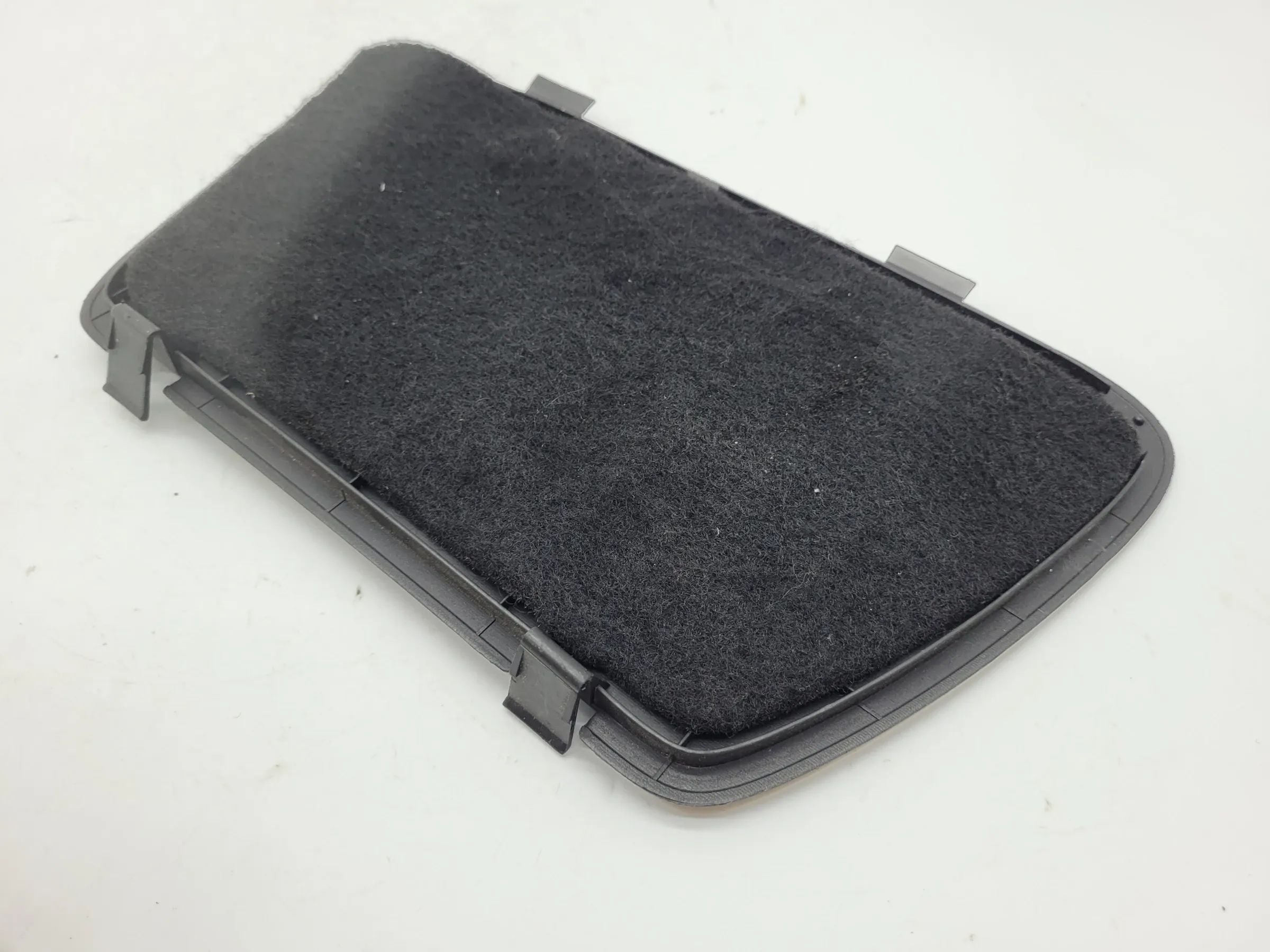 ฝาครอบห้องเก็บของท้ายรถ Mini One R50/R53 ของแท้ ฝั่งขวา 51.43-1503472