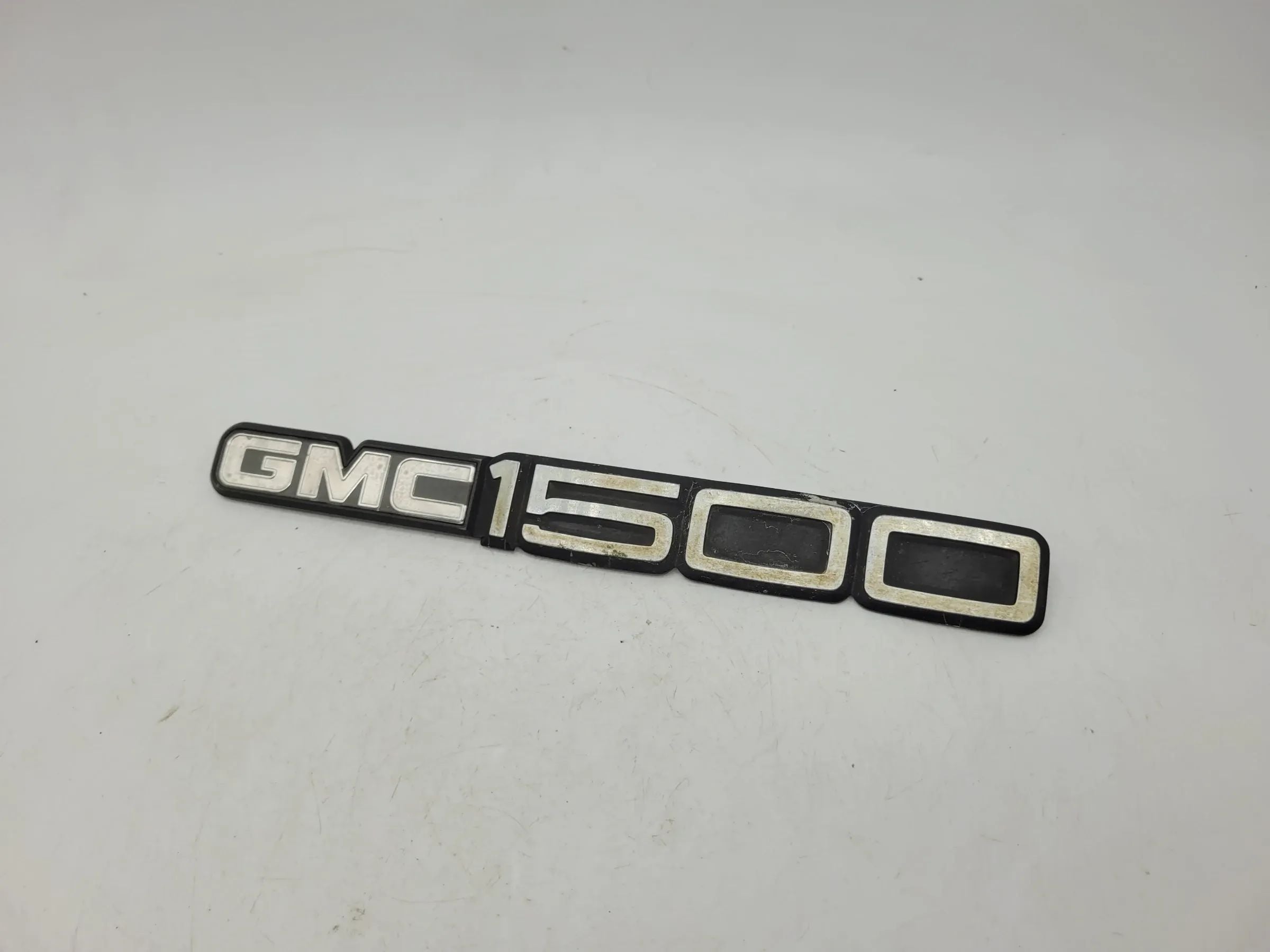 Original GMC Sierra 1500 Emblem Logo