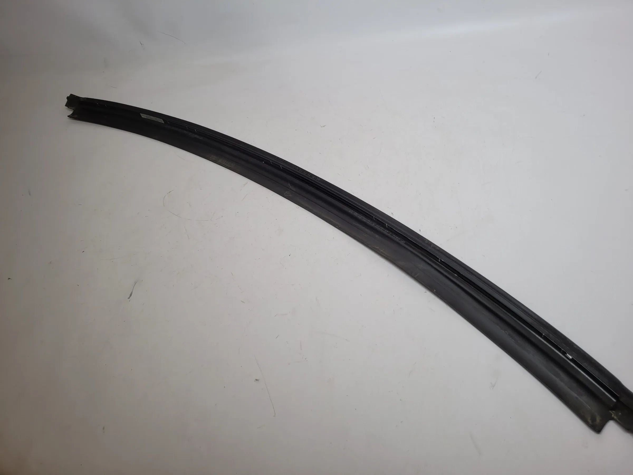 Original Mercedes C-Klasse CL203 Zierahmen Leiste Oben A2036710530