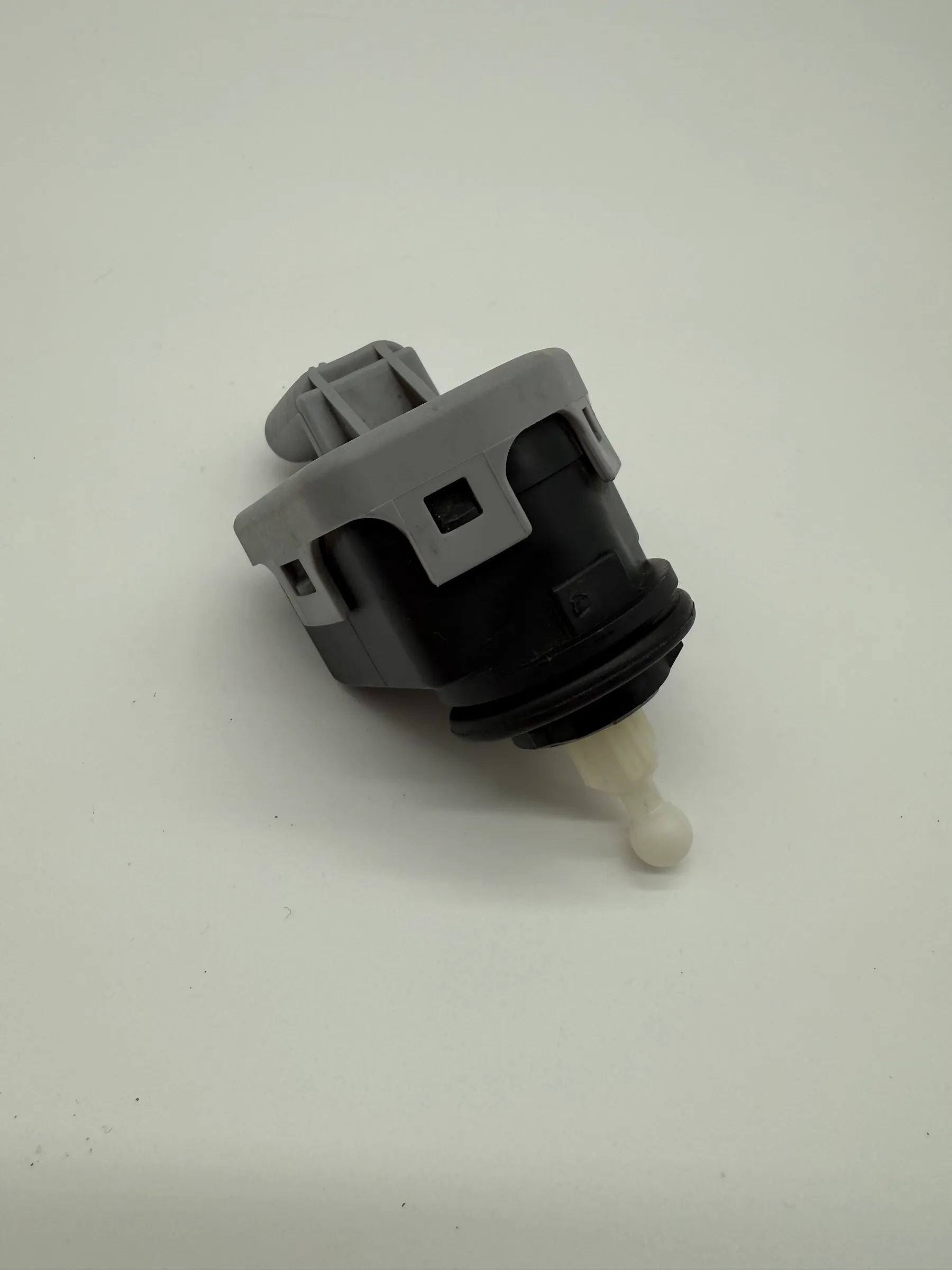 オペル Astra 1.6 1999年 純正 ヘッドライト レベライザー モーター G2673988