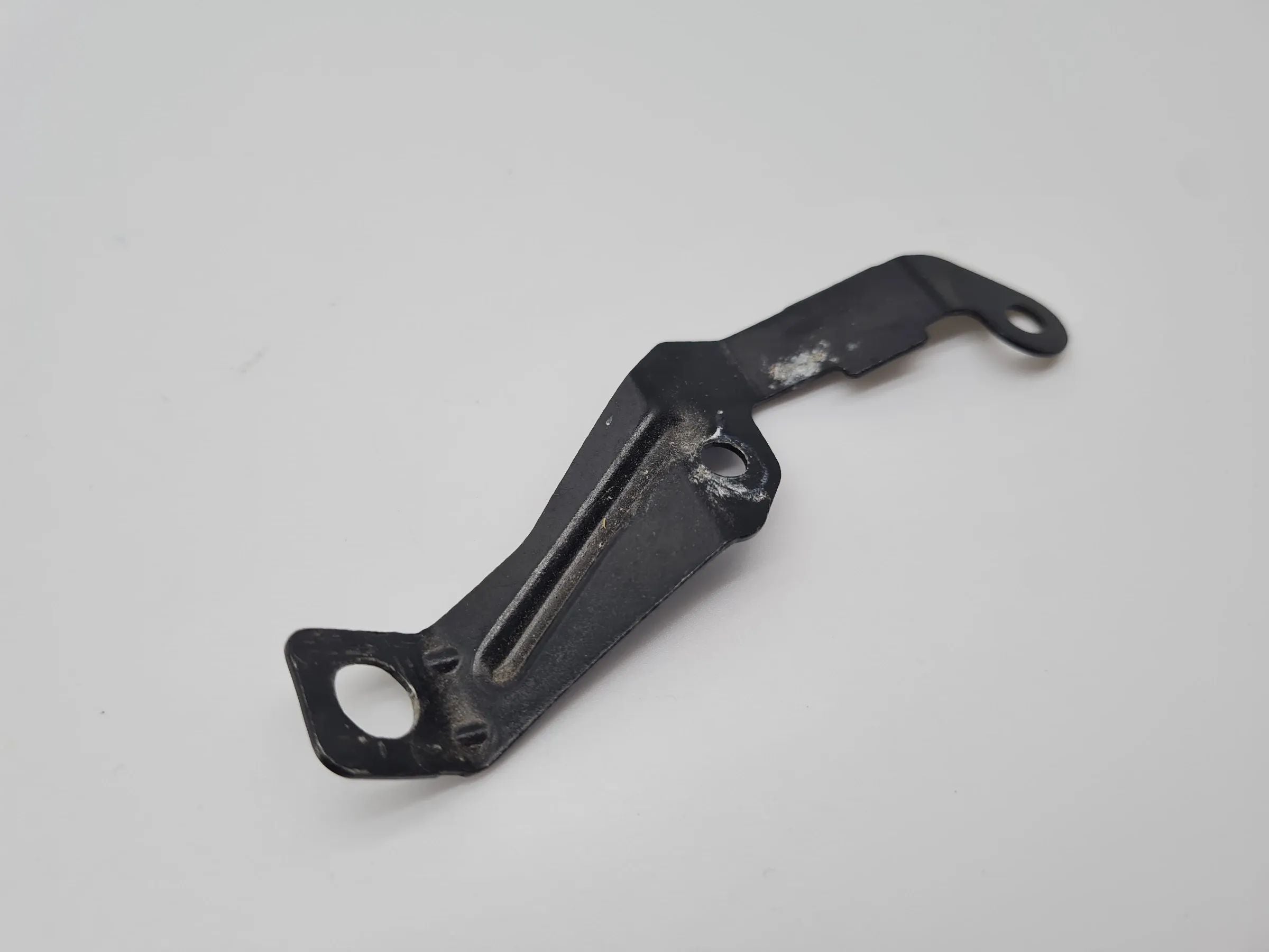 Original Mercedes C-Klasse (W203) Halterung Mittelkonsole Rechts A2036830214