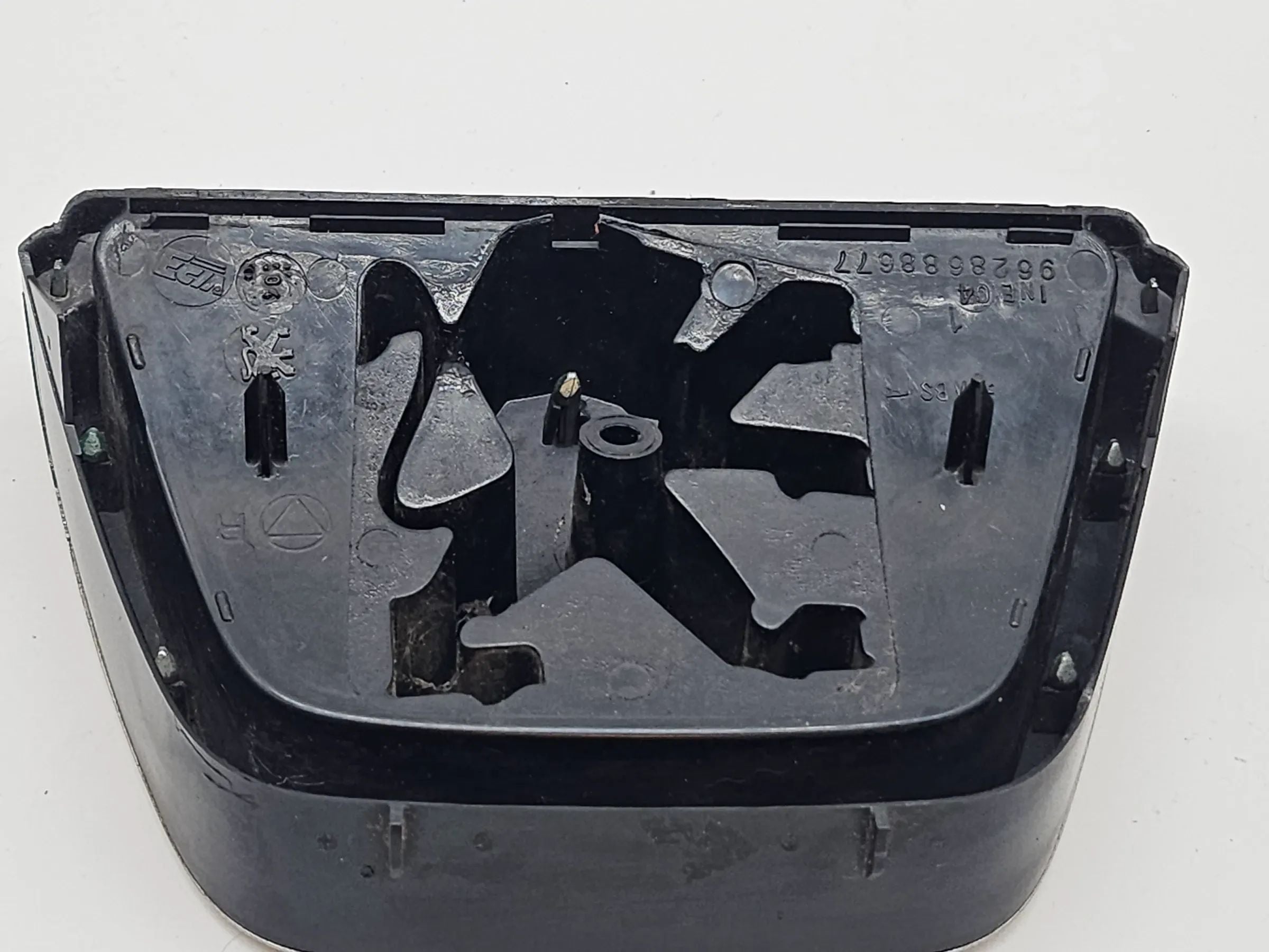 Original Peugeot 206 CC Verkleidung Abdeckung Kühlergrill  Emblem 9628688677