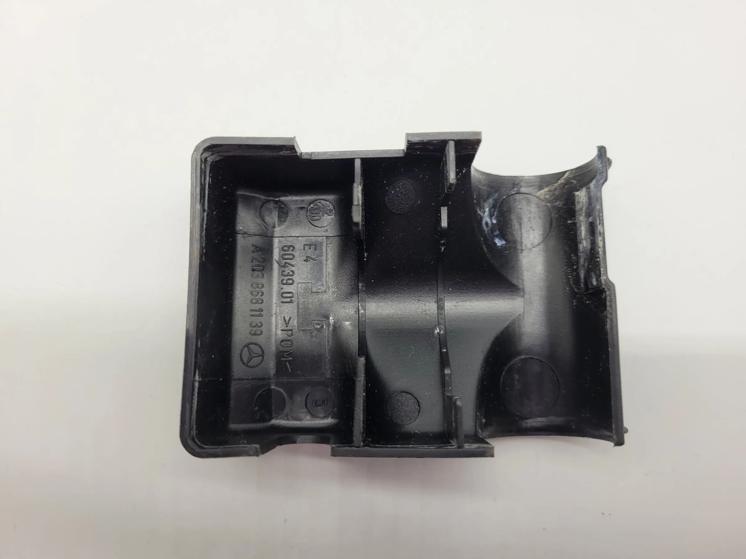 Original Mercedes-Benz C-Klasse (W203) Sicherheitsgurtbezug Links 60439.01