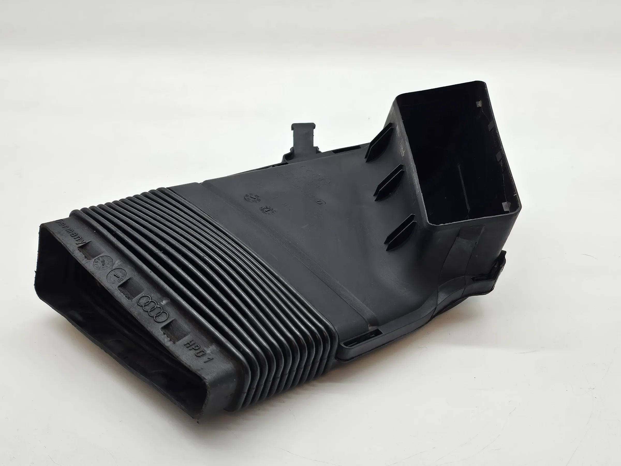 Original Audi S4 B7 8E 4.2 Luft Ansaugung Führung Ansaugrohr 8E0129617D