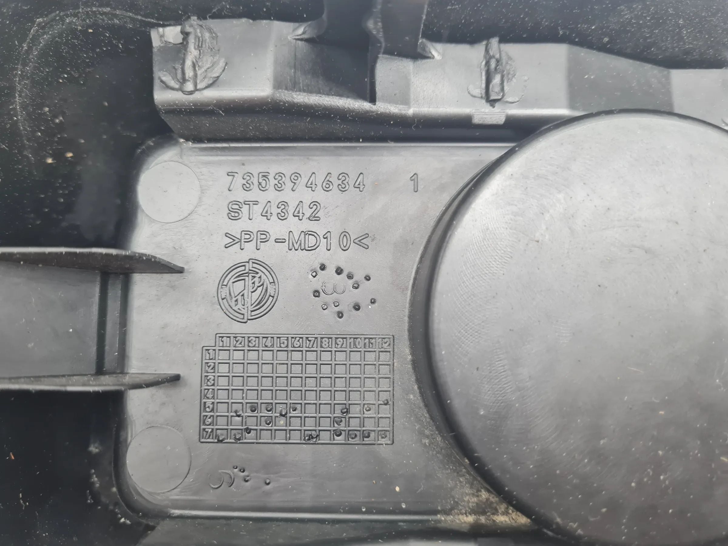 Original Fiat Punto Grande (199) Verkleidung Ablage Mittelkonsole 735394634
