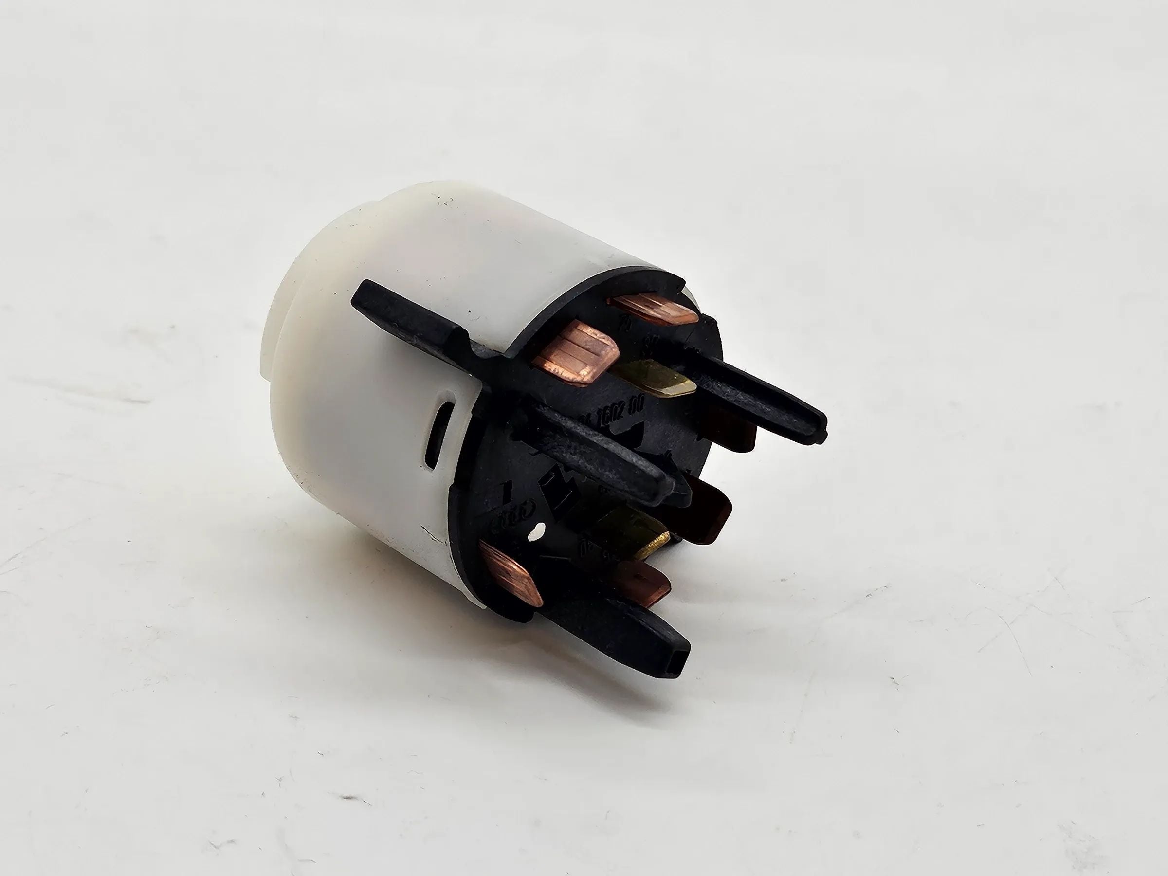 Original VW Golf 4 1J  Schalter Zündung Zündanlassschalter 4B0905849