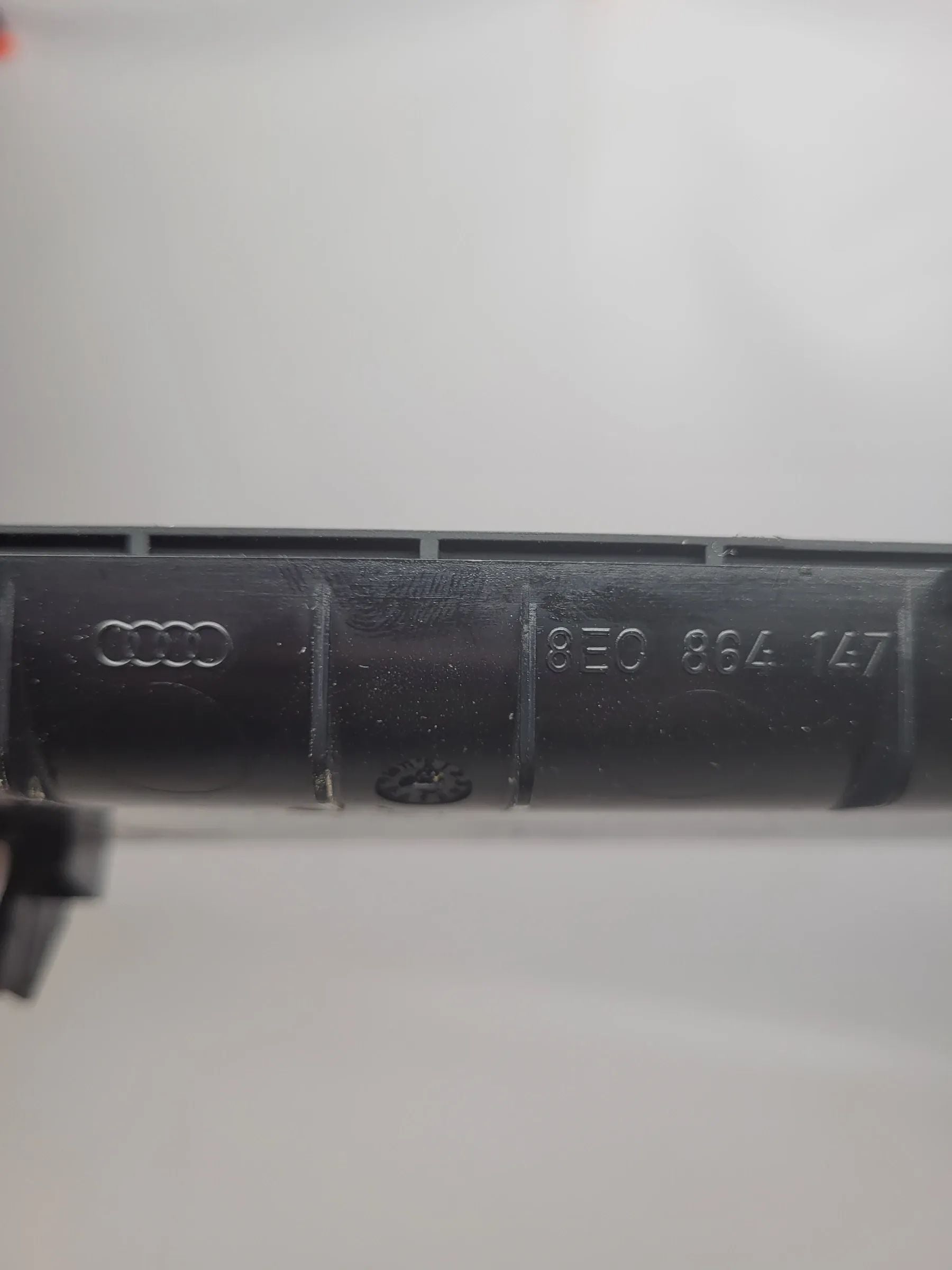 Original Audi A4 (8E/B6/B7) Blende Mittelkonsole 8e0864147