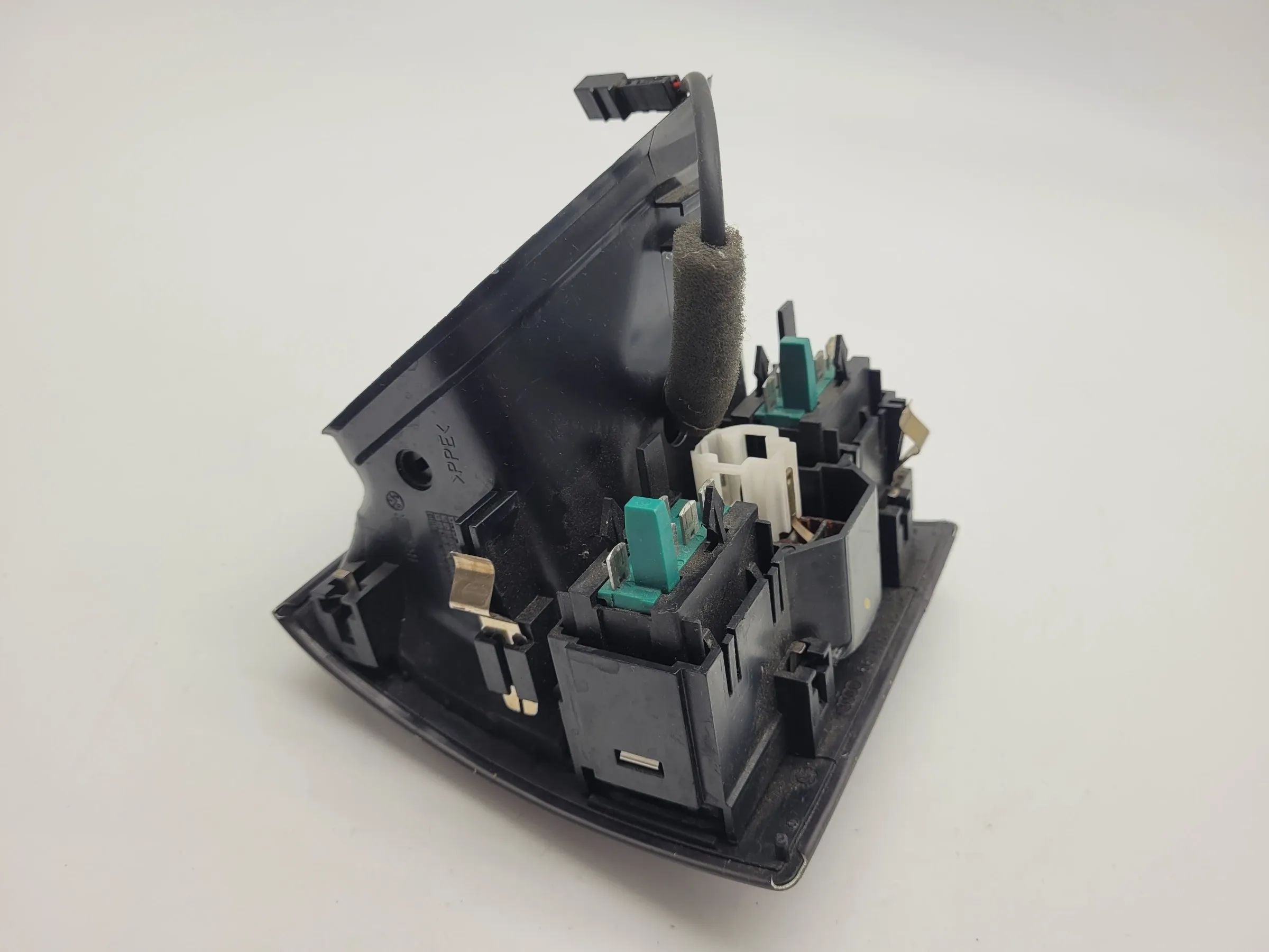 Original Audi A6 (4B) Lüftungsgitter Sitzheizung & Anzünder Hinten 4B0819203