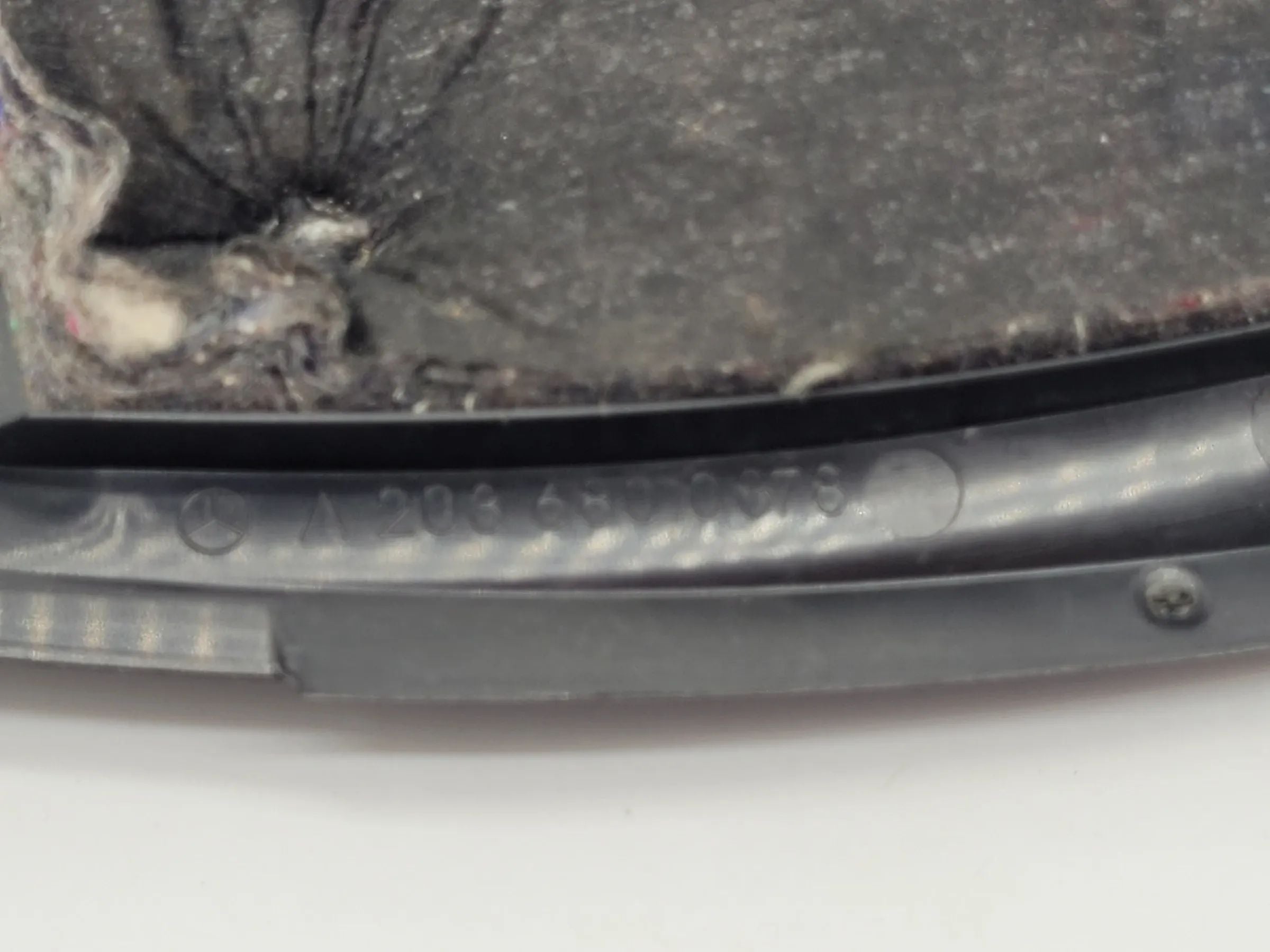 Original Mercedes-Benz C-Klasse Abdeckung Armaturenbrett Rechts A2036800878