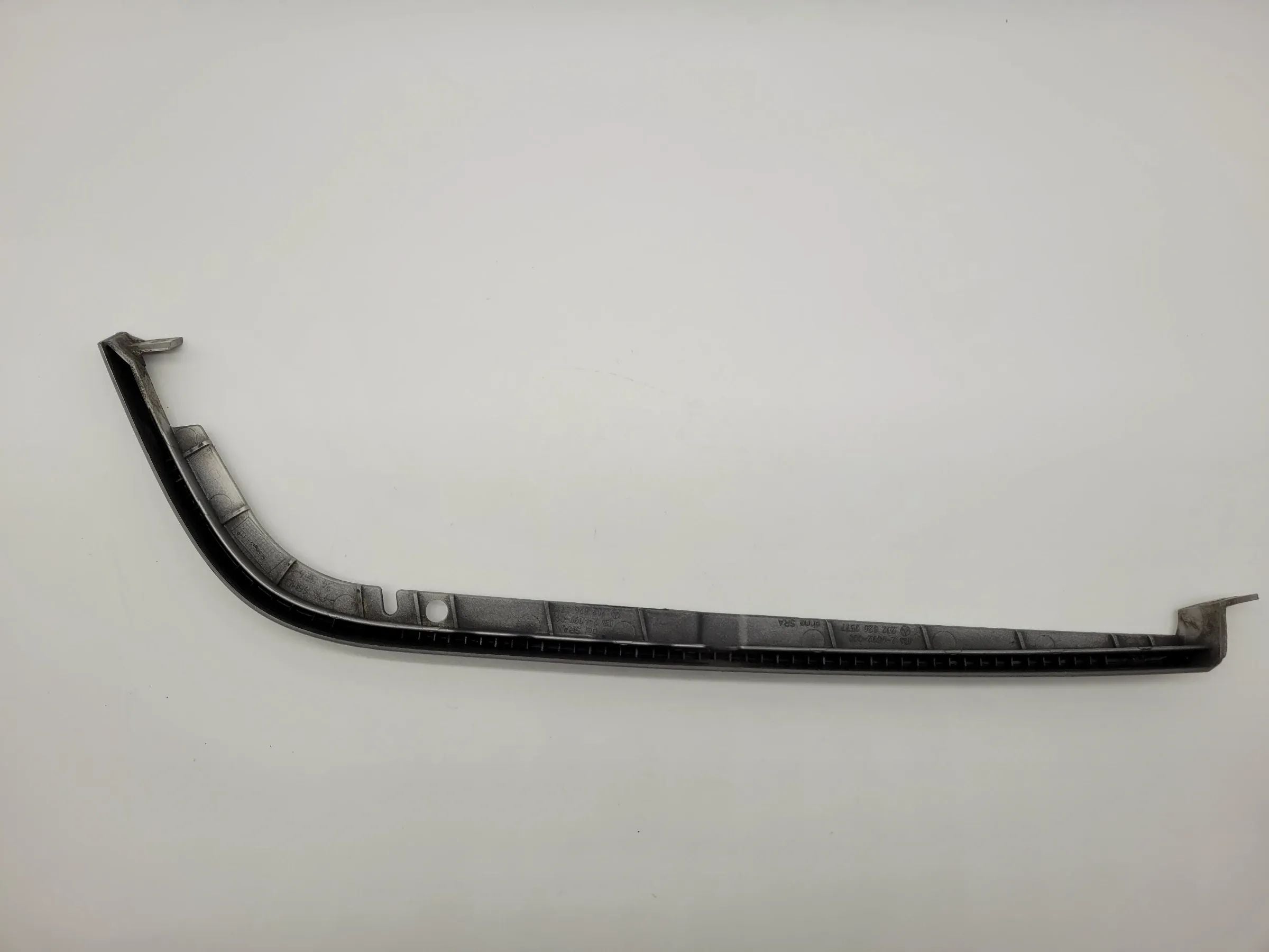 Original Mercedes-Benz C-Klasse (W202) Scheinwerfer Leiste/Blende L. A2028260577