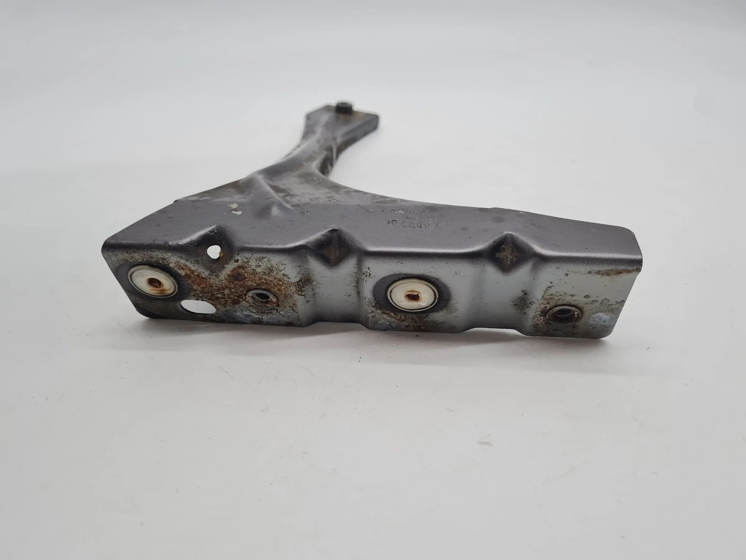 Original Audi A6 (4B2/4B4) Halterung Kotflügel Rechts Vorne 4B0821136A
