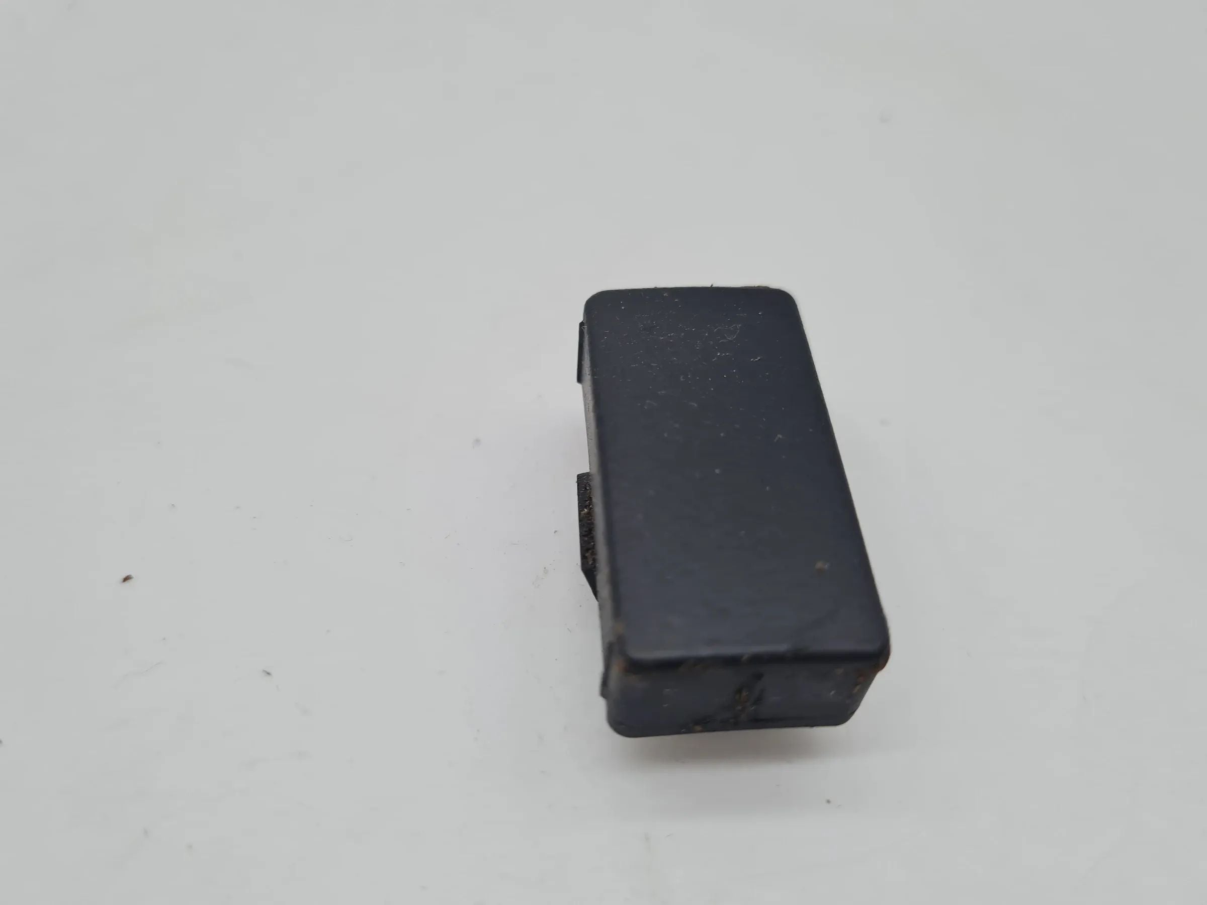 BMW 7er E38 Seiten Verkleidung Blindknopf Rechts Vorne 52.10-8207257 Original