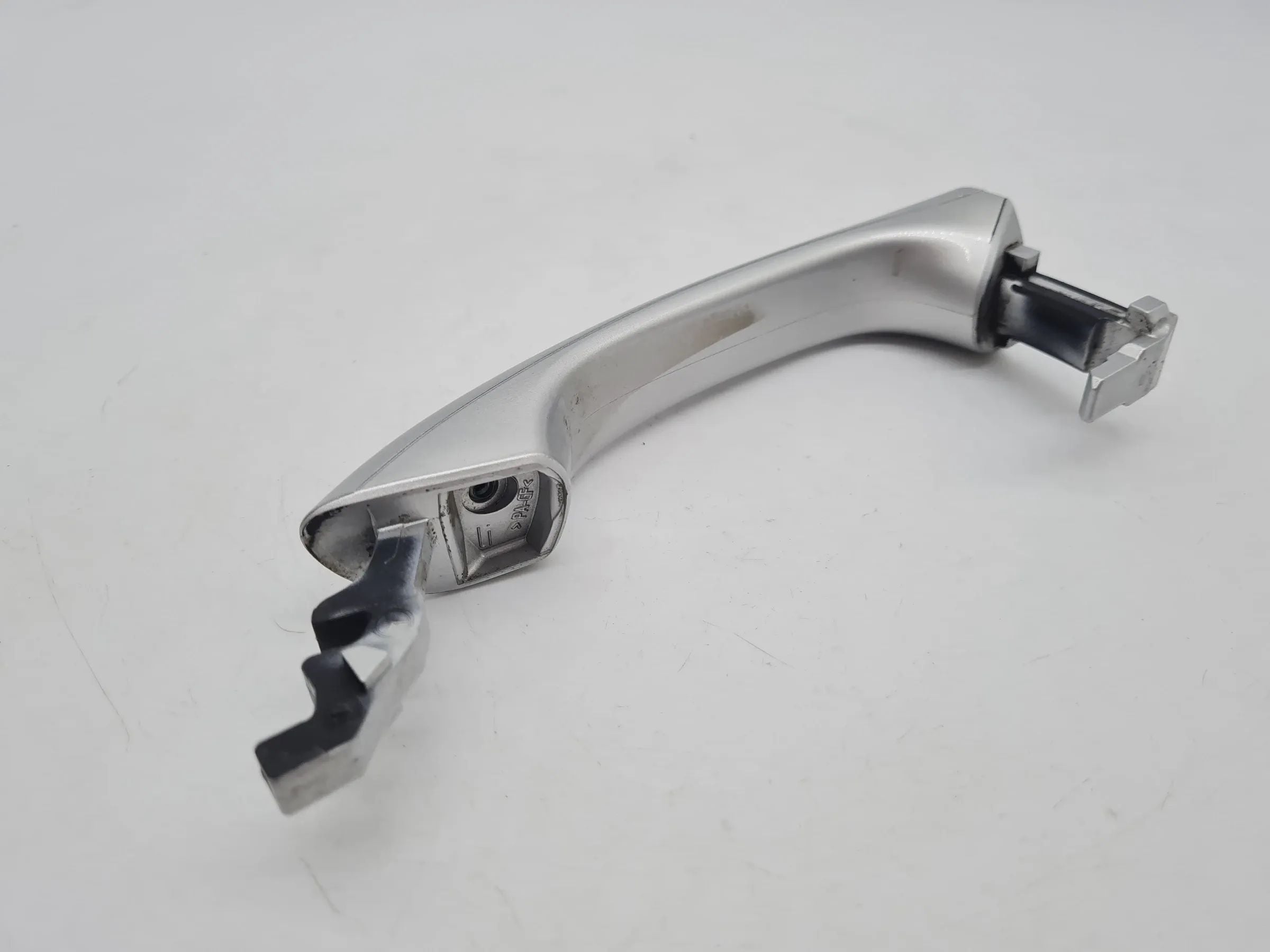 Original Mercedes-Benz C-Klasse (CL203) Türgriff Silber Links A2037600134