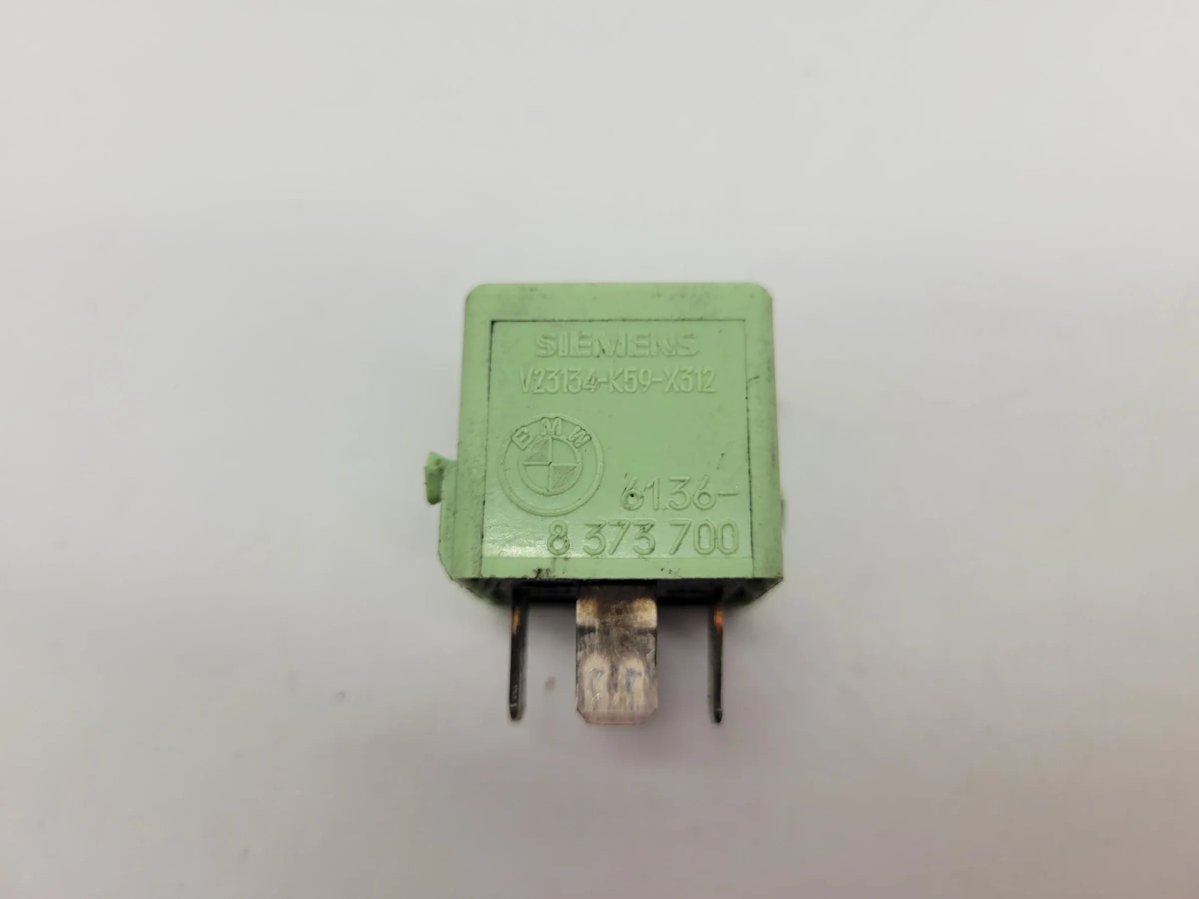 Original BMW 3er/5er E36/E39/E46 etc Relais Grün 61.36-8373700