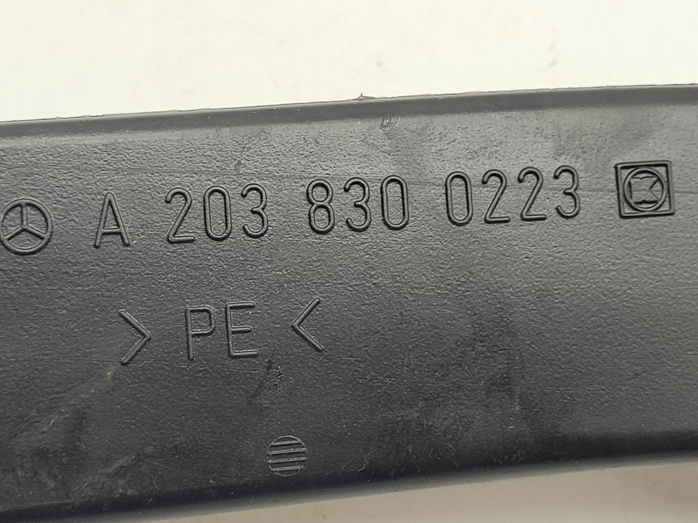 Mercedes-Benz C-Klasse CL203 Lüftungskanal Rechts A2038300223 (Original)