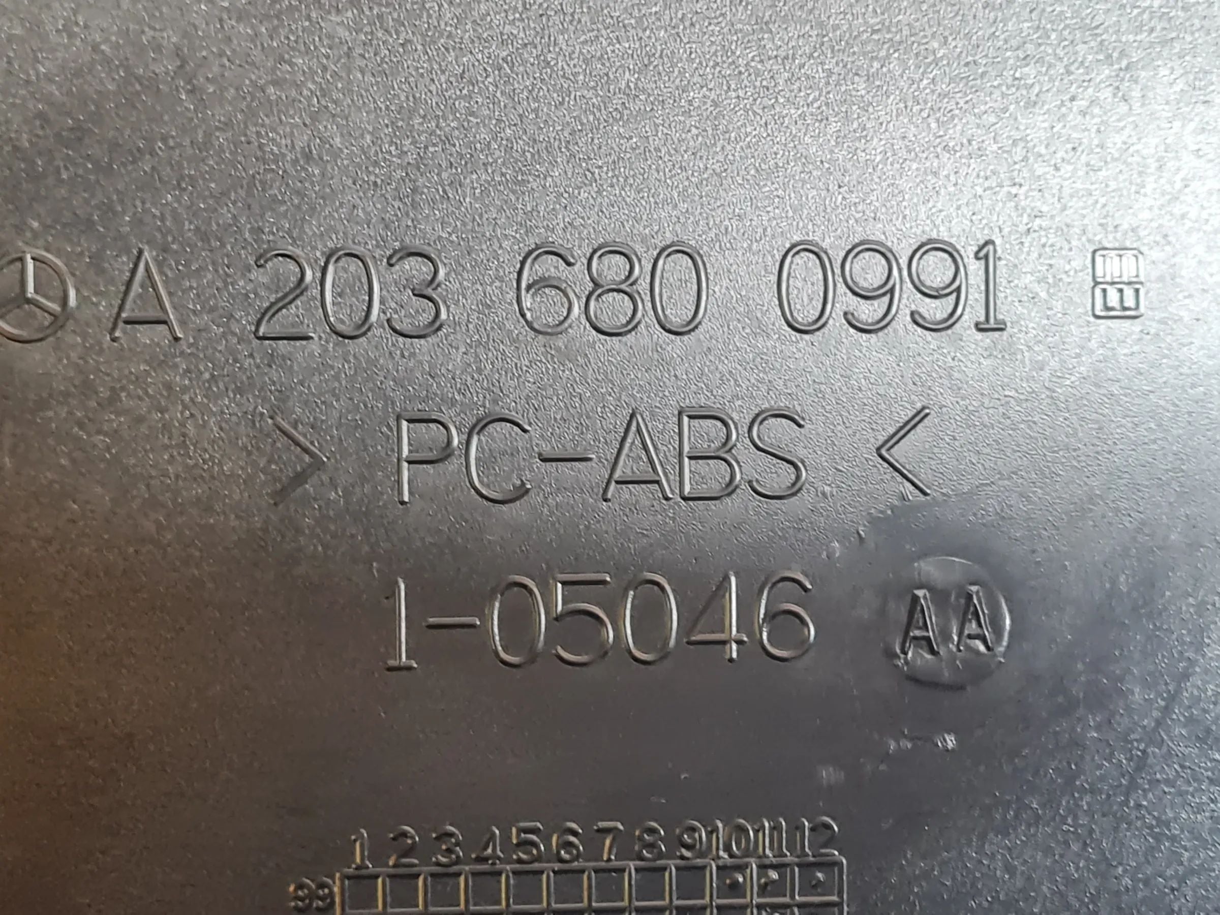 Mercedes C-Klasse CL203 Handschuhfach Kasten A2036800891 Original
