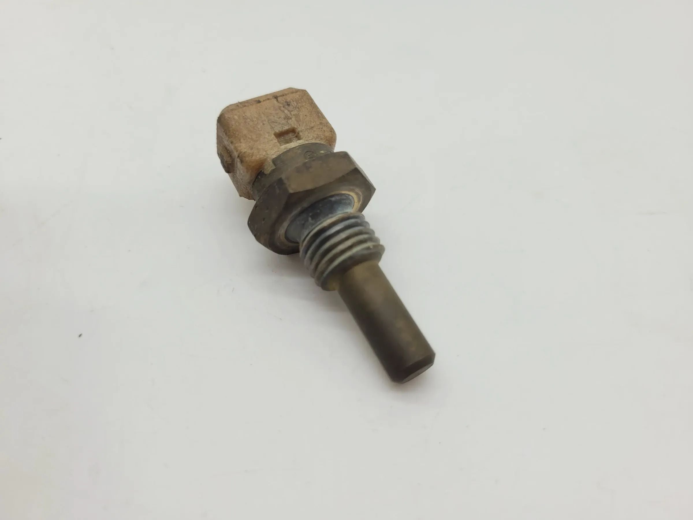 BMW 5er E28 E34 6er E24 7er E23 E32 Kühlflüssigkeit Temperaturfühler 0280130023