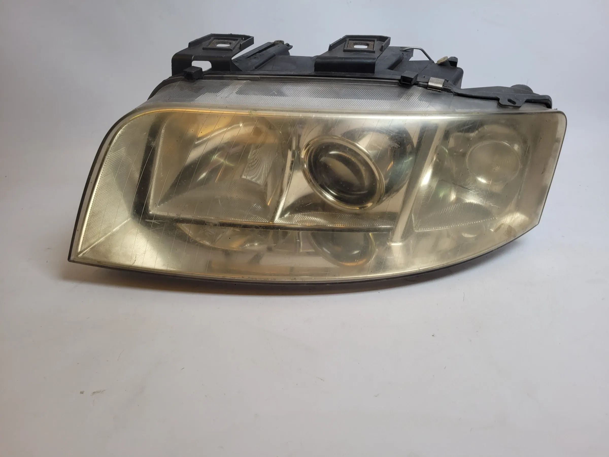 Audi A6 (4B) Scheinwerfer/Frontleuchte Xenon Links 15591300 Original