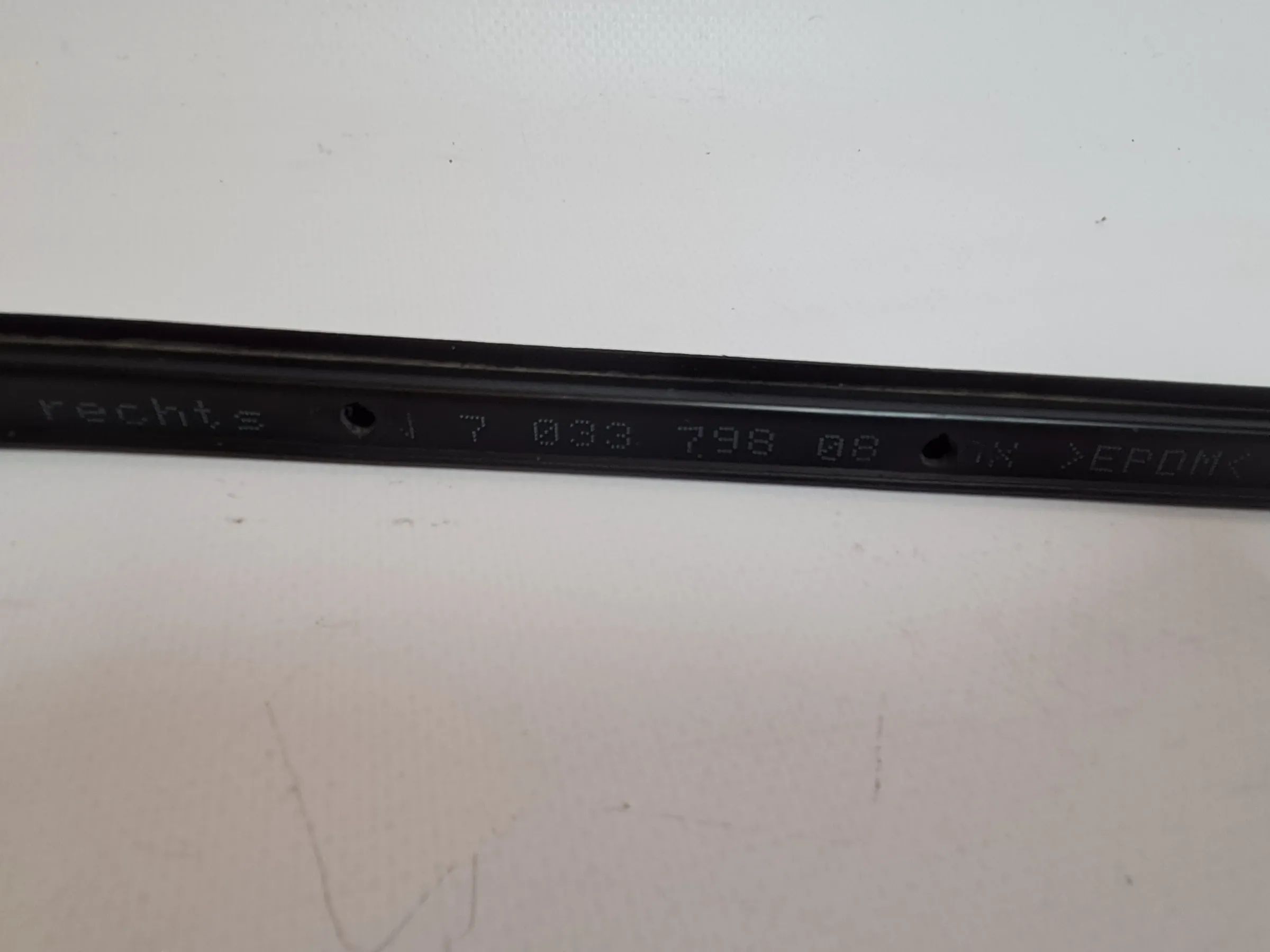 BMW 5er E60/E61 Türdichtung Dichtung Rechts Hinten 51.22-7033798 (Original)