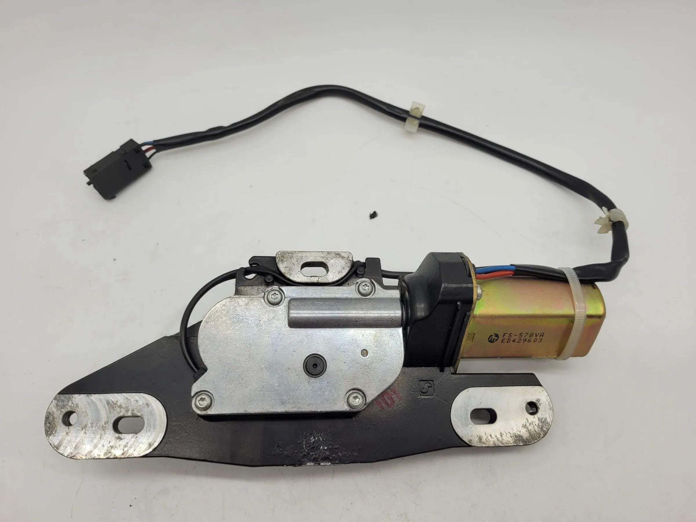 BMW 5er Touring E39 Heckklappenschloss Kofferraum 67.14-8362371 (Original)