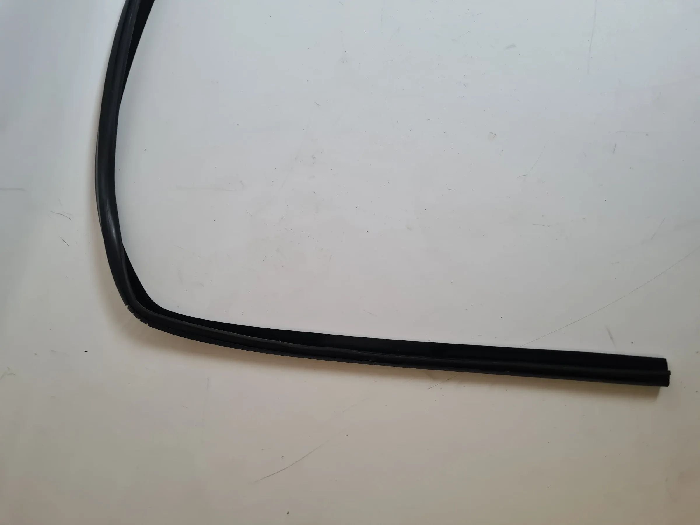 Original Mercedes C-Klasse (CL203) Dichtung Tür Fenster Links Vorne Innen