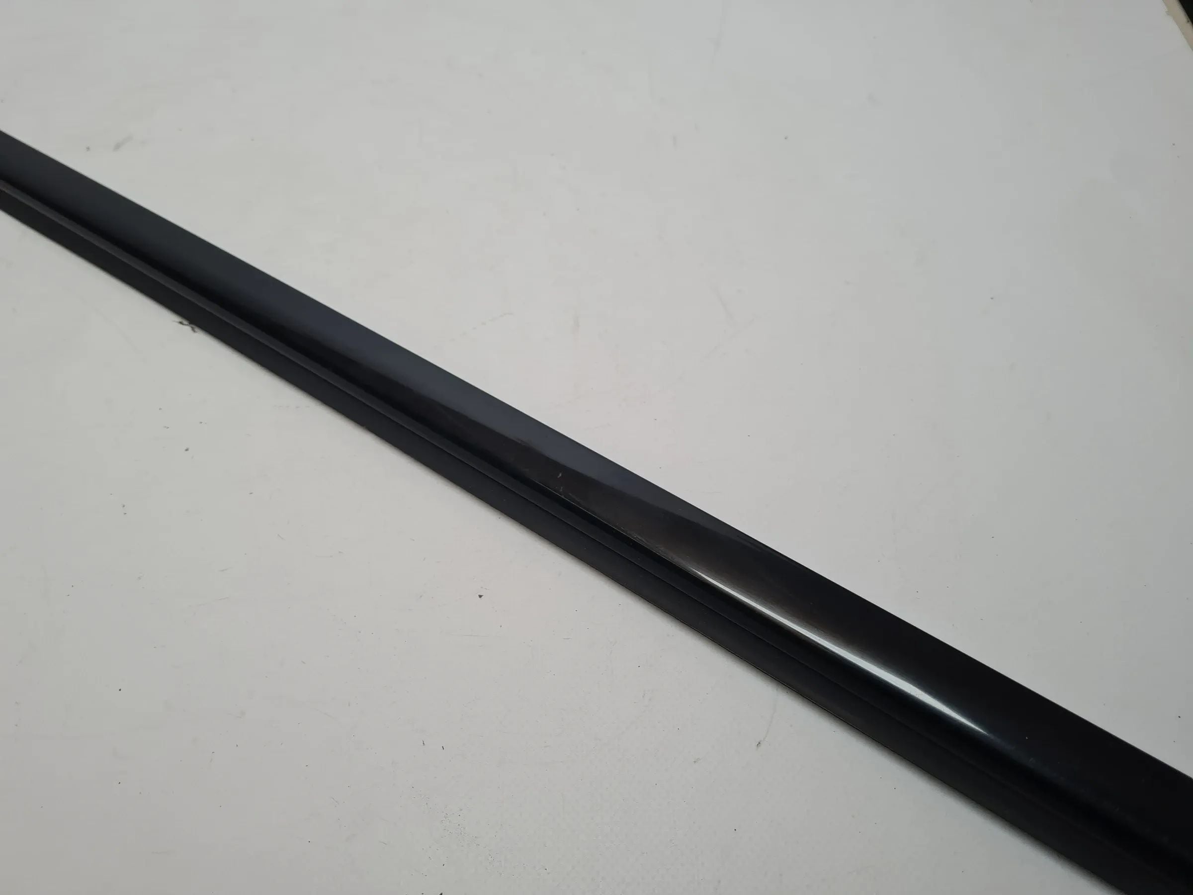 Original Mercedes C-Klasse (CL203) Einstiegsleiste Rechts Schwarz A2036903280