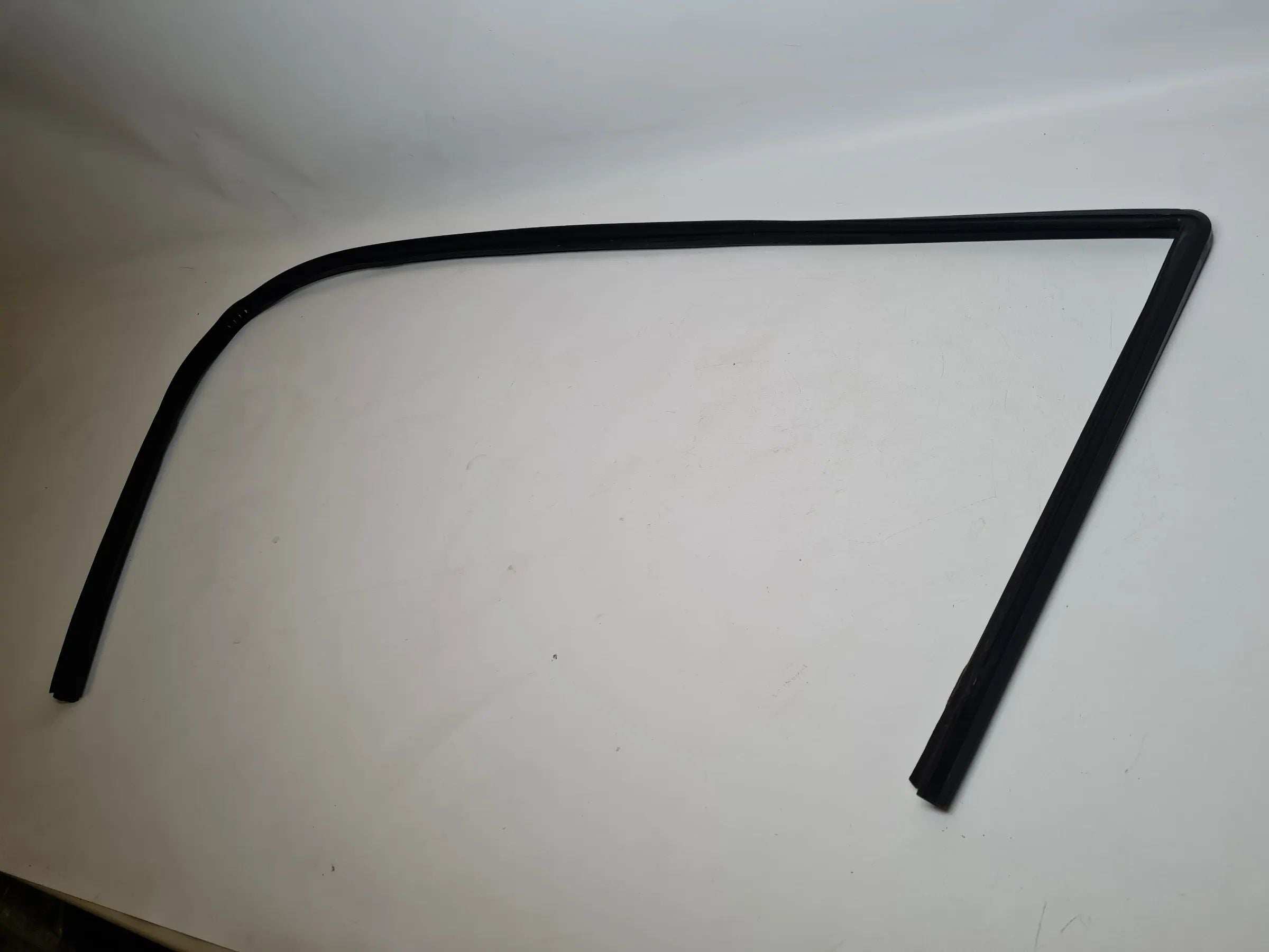 Original Mercedes C-Klasse (CL203) Dichtung Tür Fenster Rechts Vorne Innen