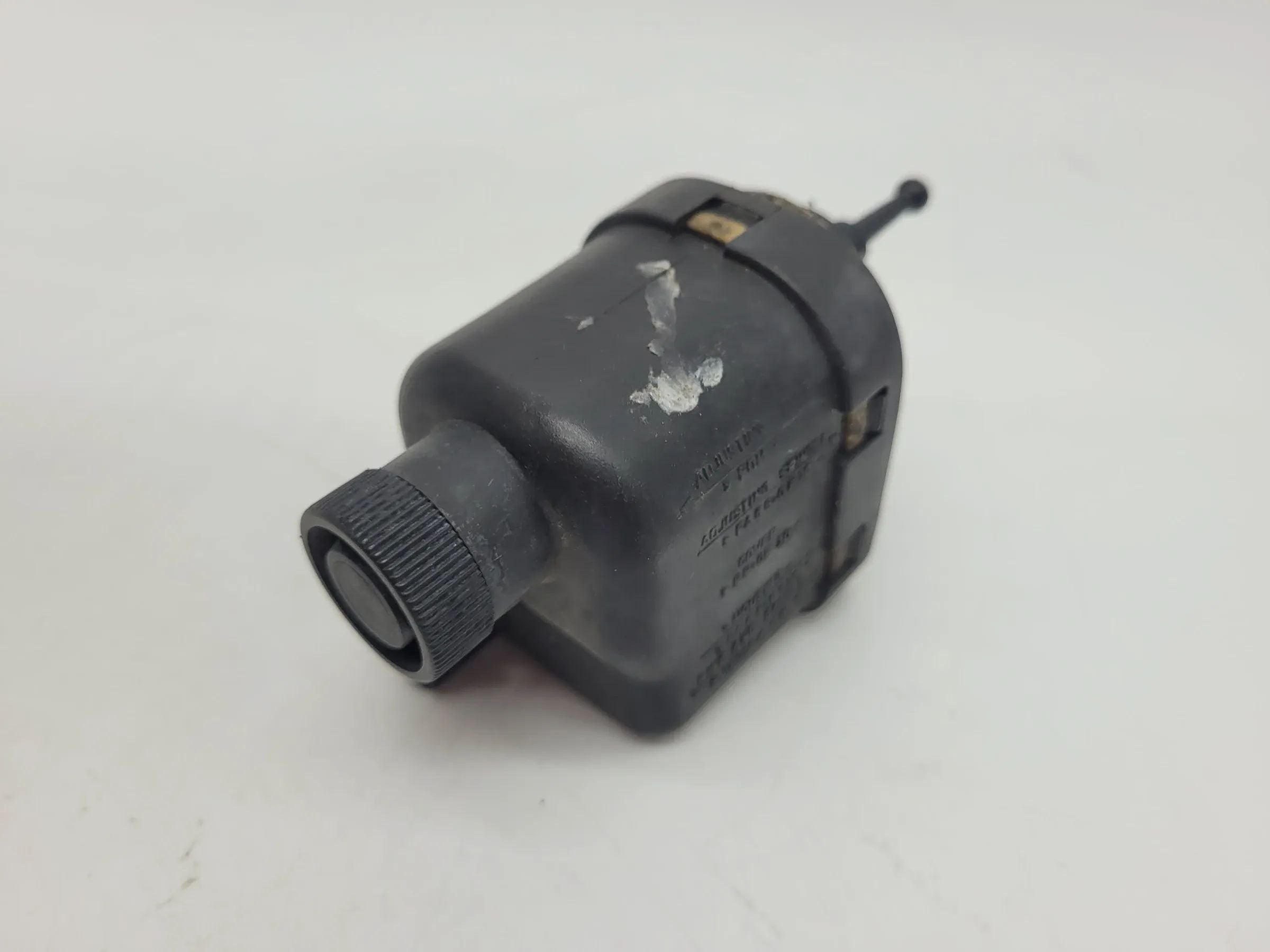 Opel Tigra A S93 Scheinwerfer Stellmotor LWR L/R (90511129/30) (Original)