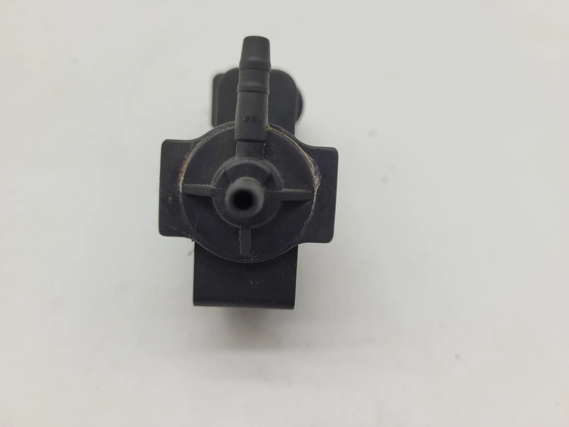 Magnetventil Saugrohr Ansaugluft Ventil für Audi A3 A4 VW Golf Polo Seat Skoda