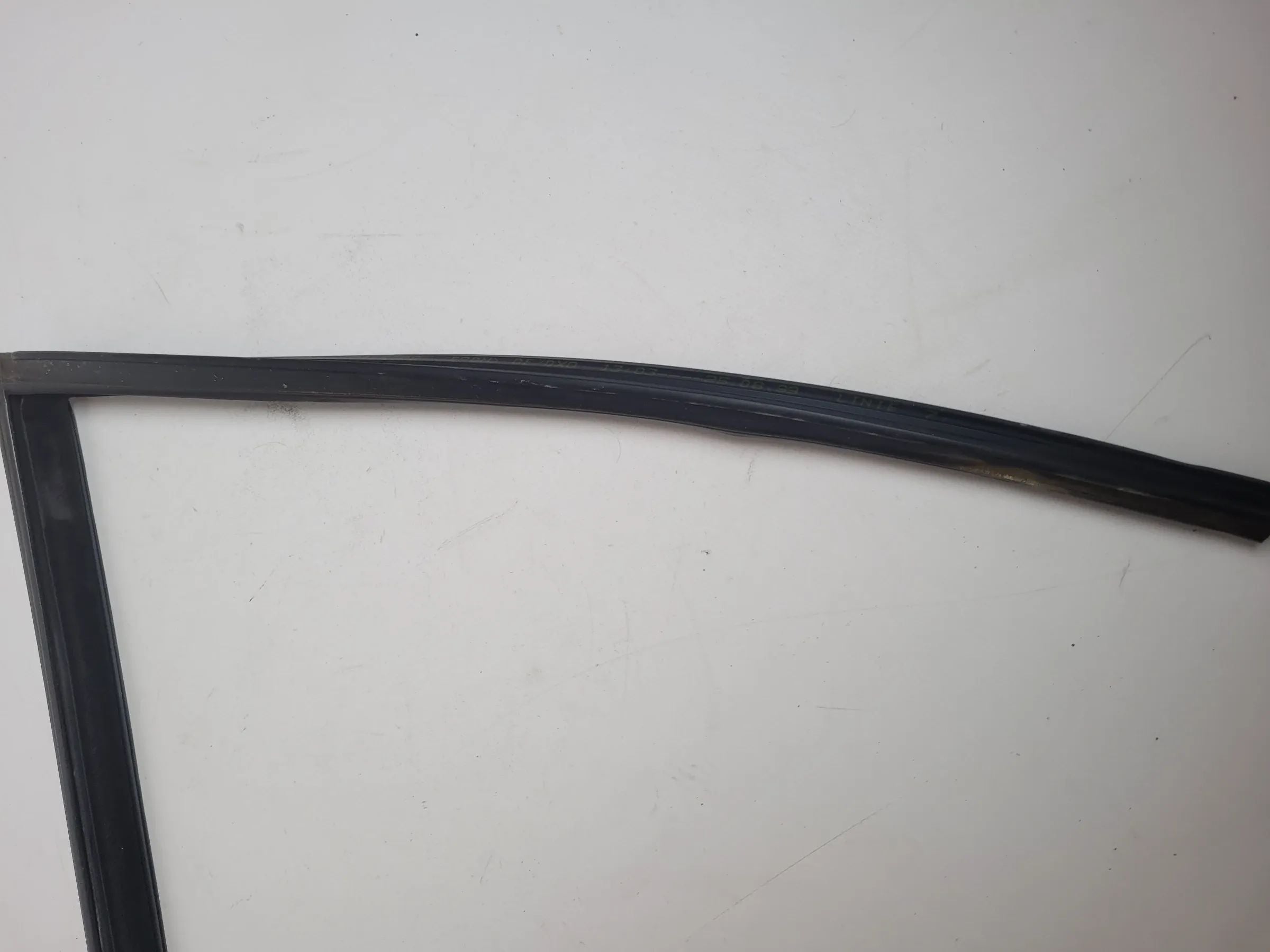 BMW 5er Touring E39 Dichtung Fensterführung Links Hinten Innen (Original)