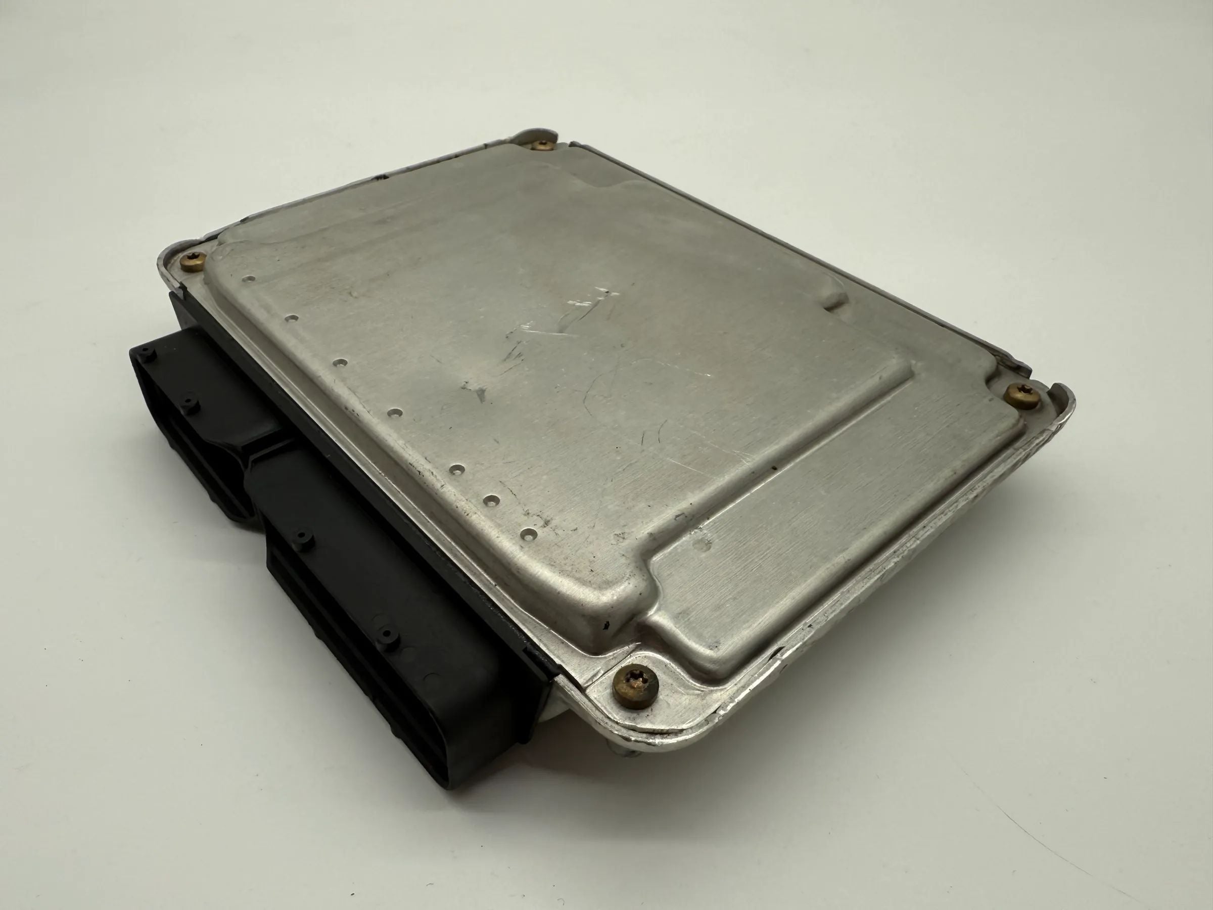 Boîtier de commande moteur 2.5TDI AUDI A4 B6 VW 8E0907401 0281010492