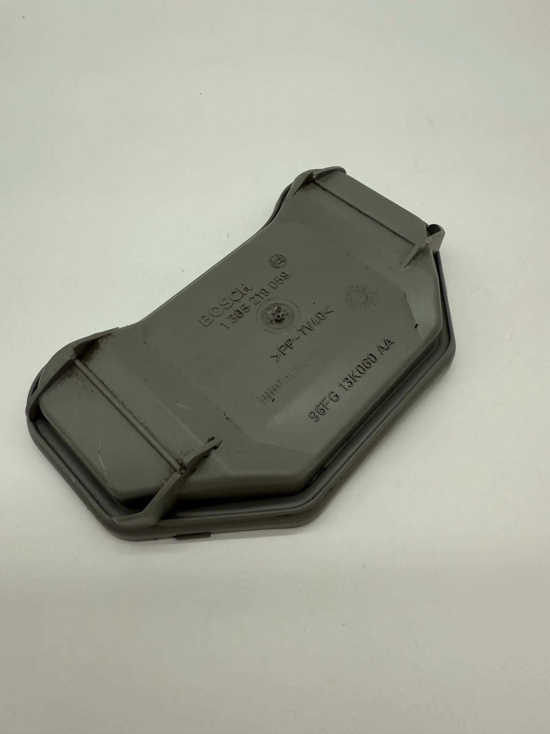 Tampa Original Farol Direito/Esquerdo Ford Fiesta 1305219059