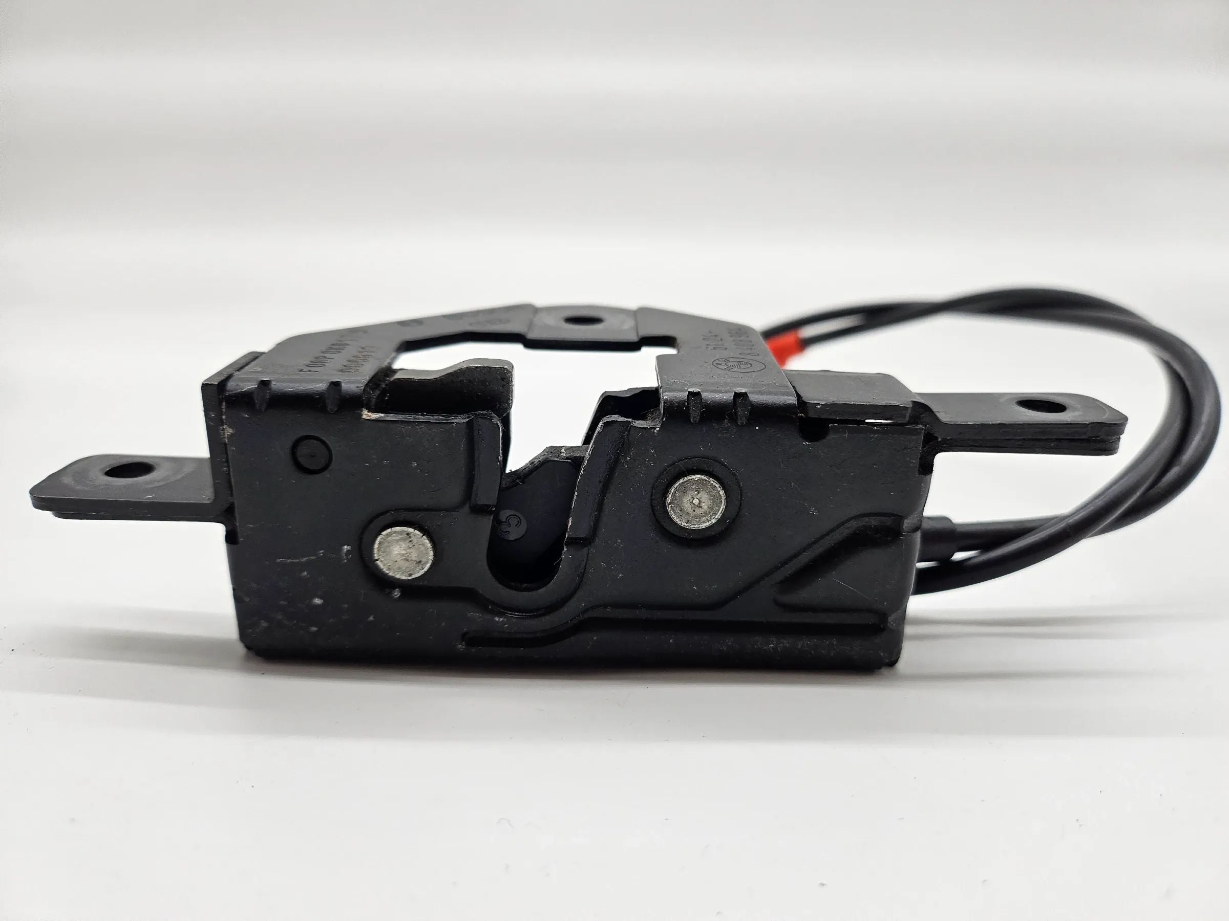 Serrure de hayon en bas à droite pour BMW X5 (E53) 3.0D 8408964