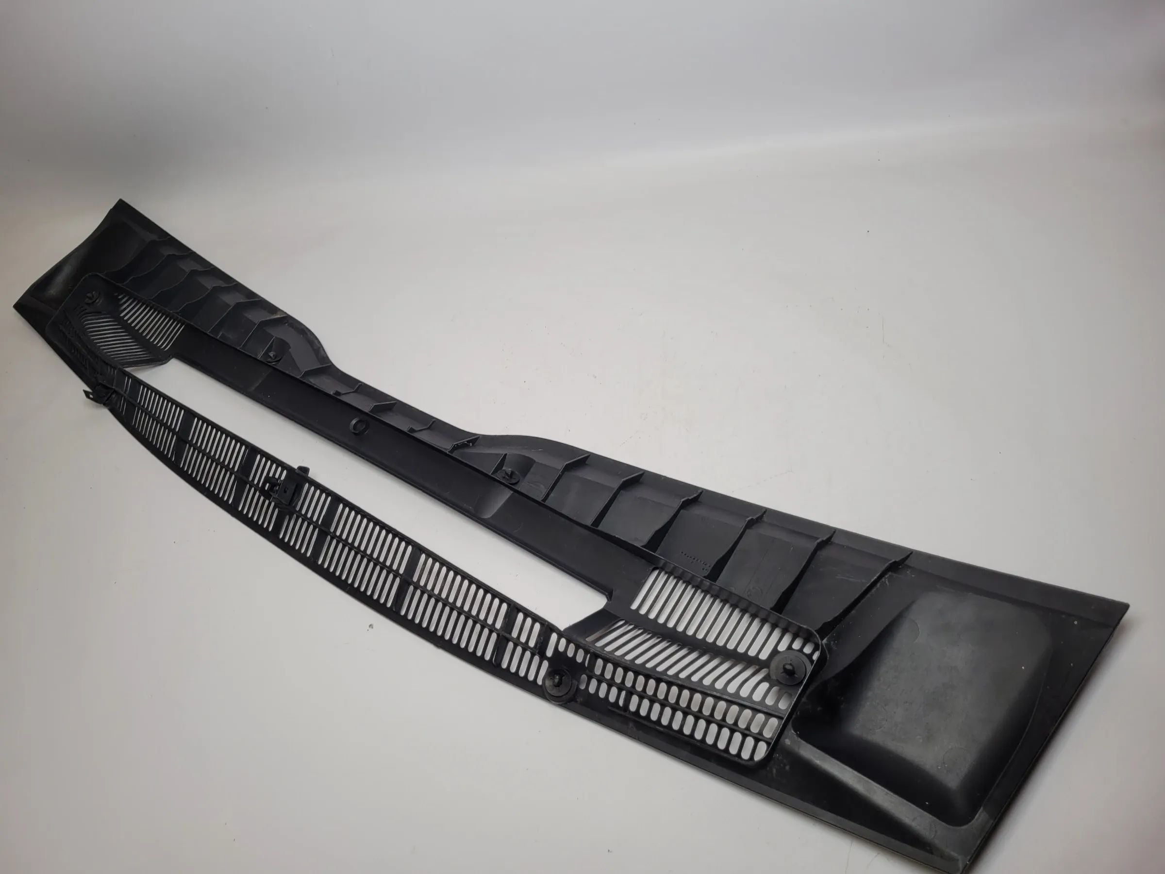 Original BMW X5 (E53) Windlauf Abdeckung 64.31-8409048