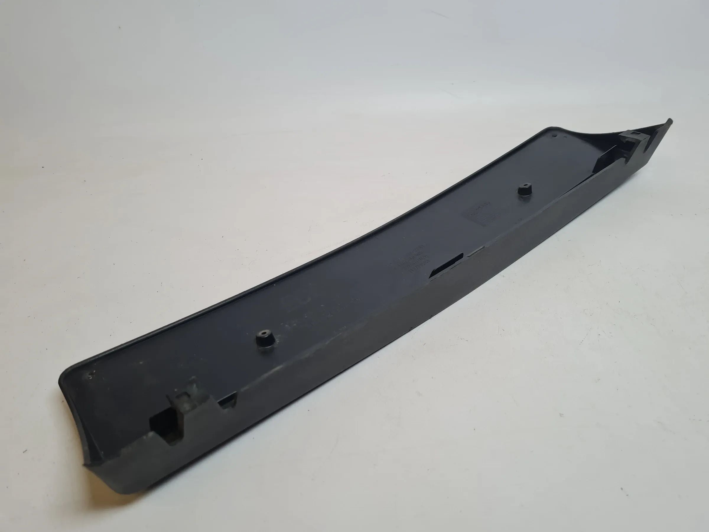 Original Mercedes-Benz C-Klasse (W203) Kennzeichenhalter A2038850781
